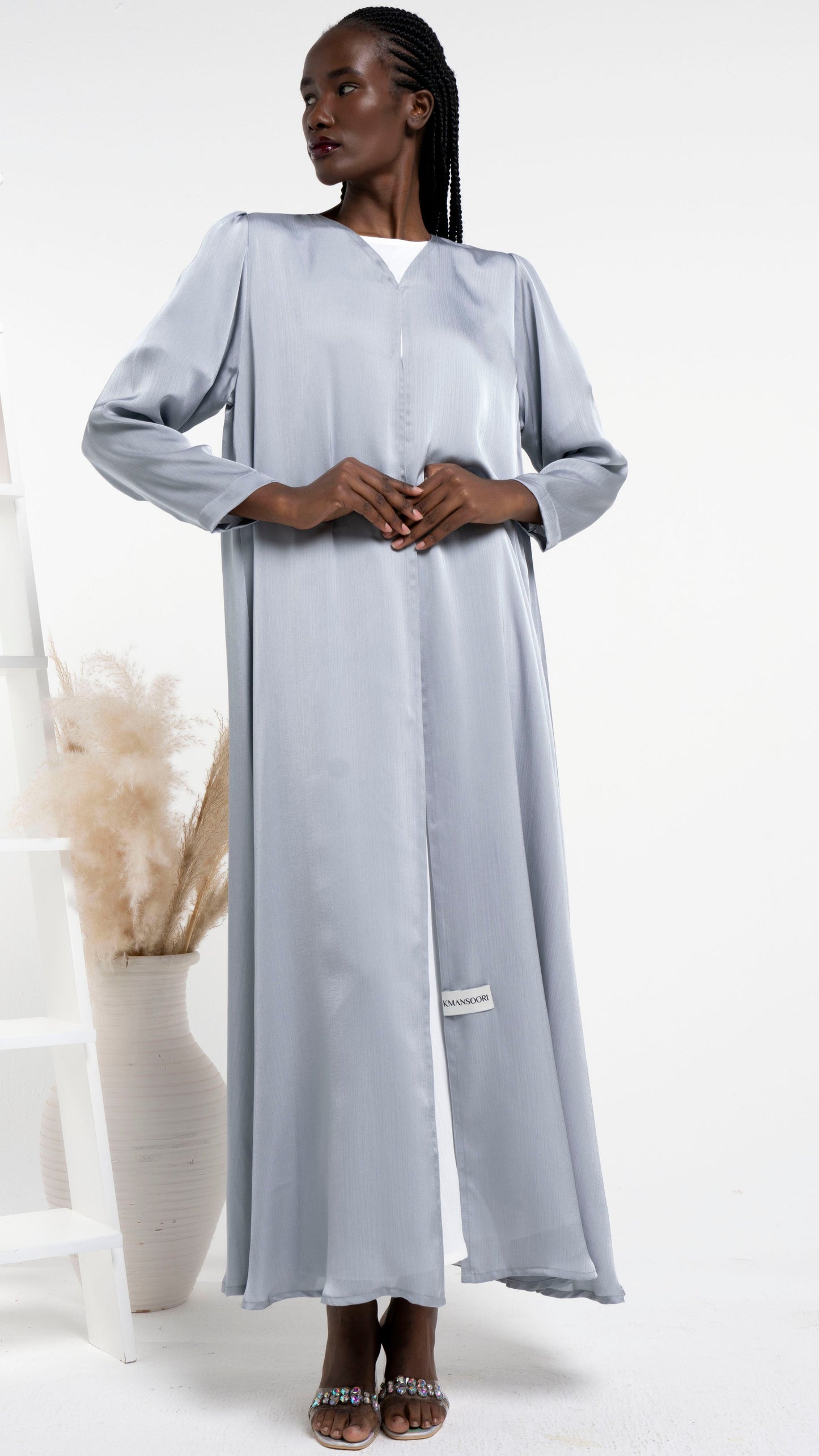 Sada abaya with joined cut sleeves pattern