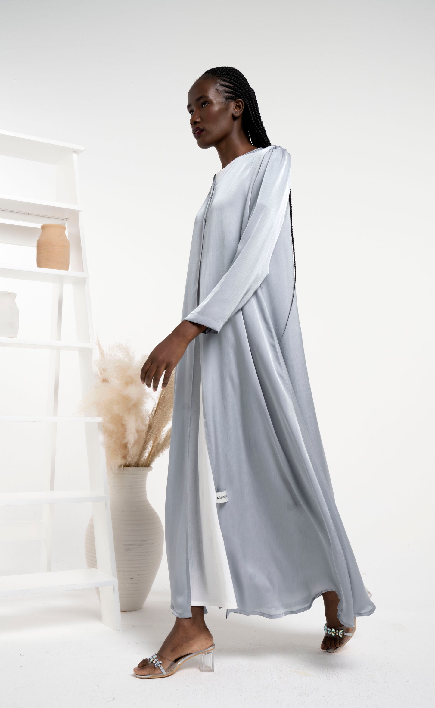 Sada grey abaya with joined cut sleeves pattern