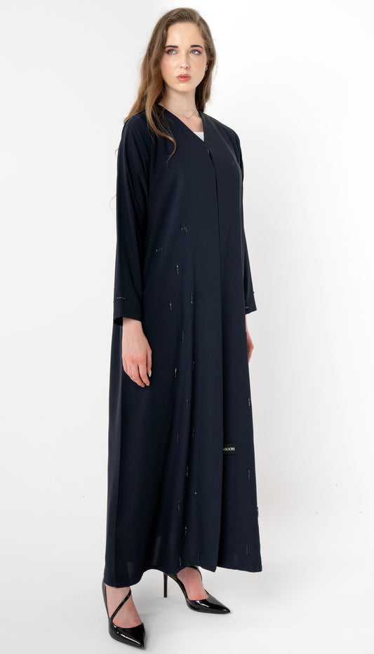 عباية على طراز آدهي مع تطريز بسيط بالخرز