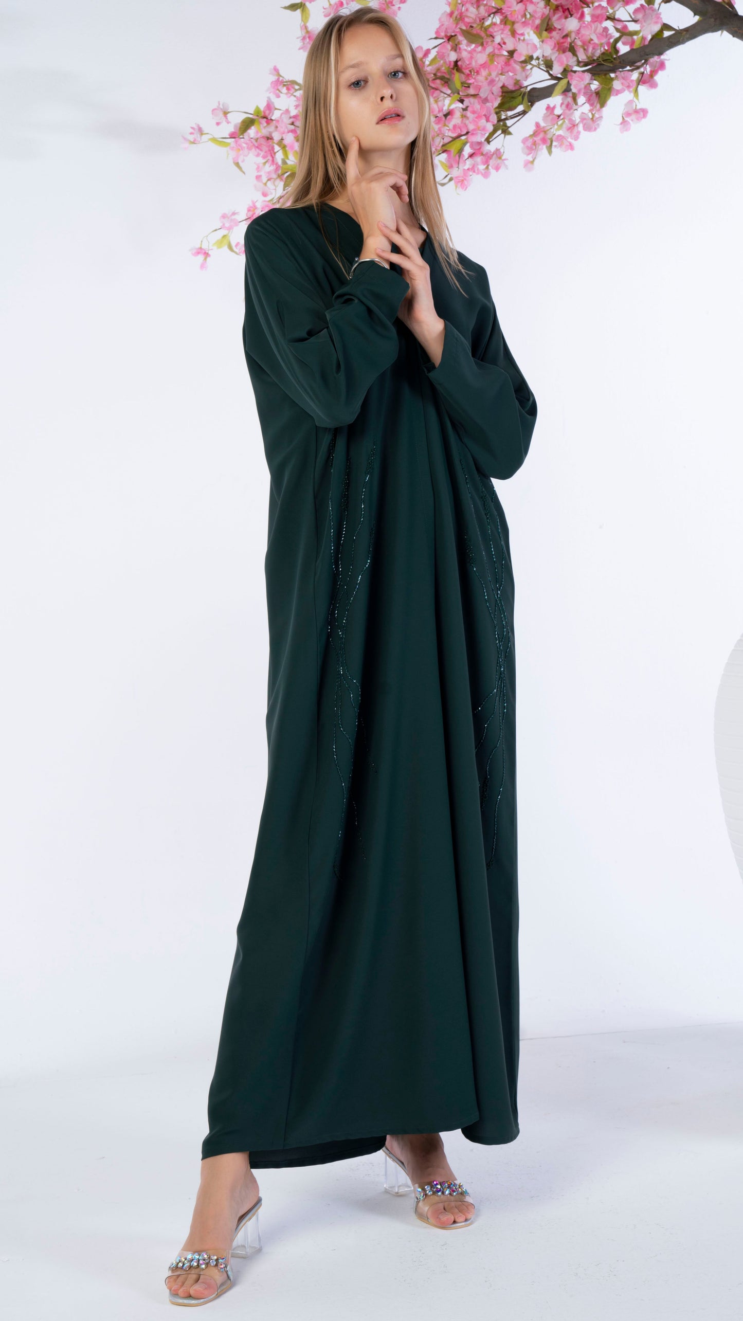 Bisht Abaya With Floral Embroidery On Sides