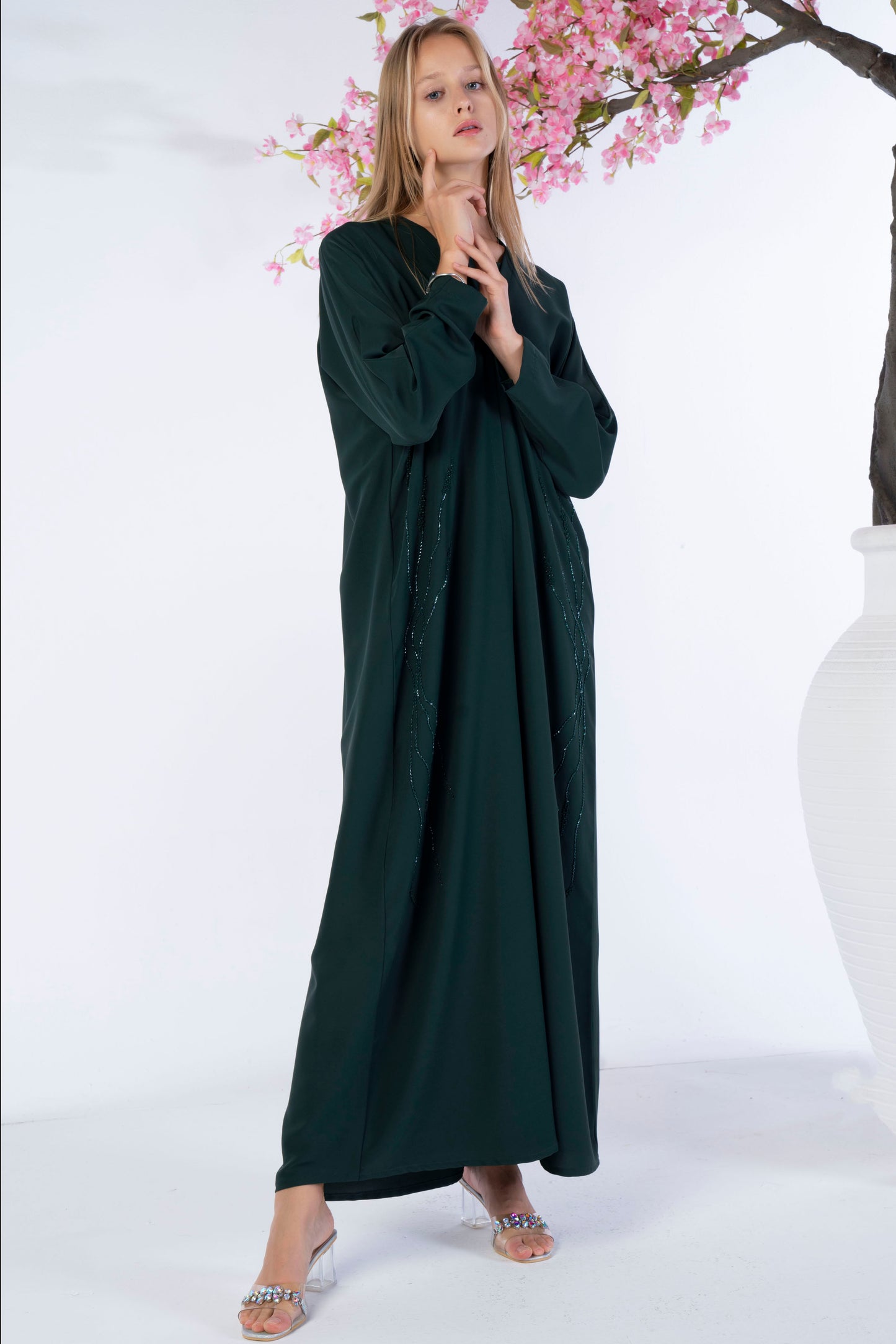 Bisht Abaya With Floral Embroidery On Sides
