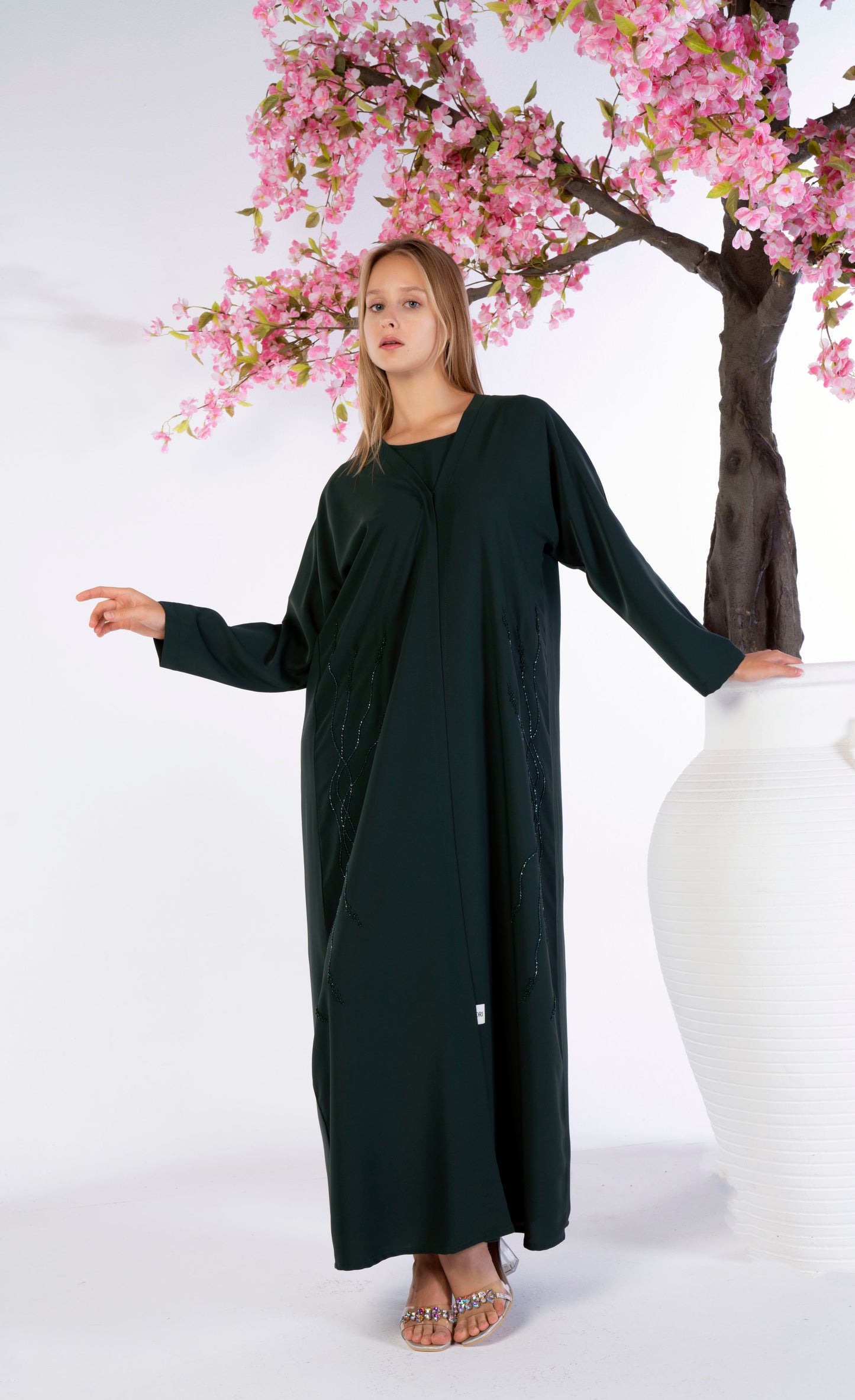 Bisht Abaya With Floral Embroidery On Sides