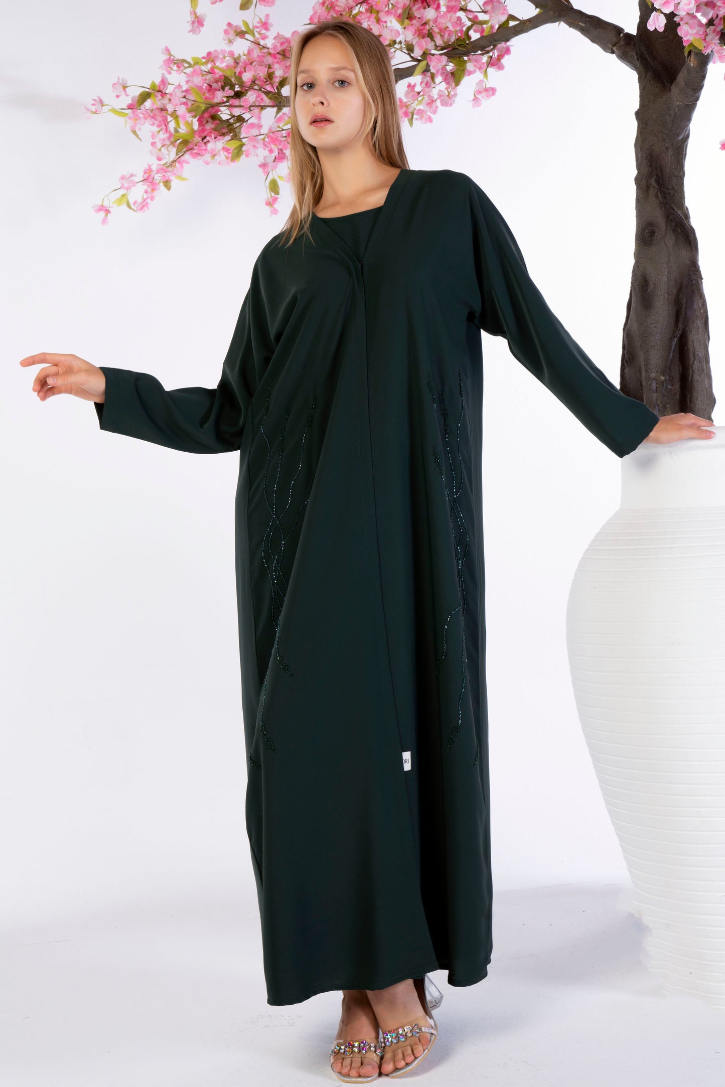 Bisht Abaya With Floral Embroidery On Sides