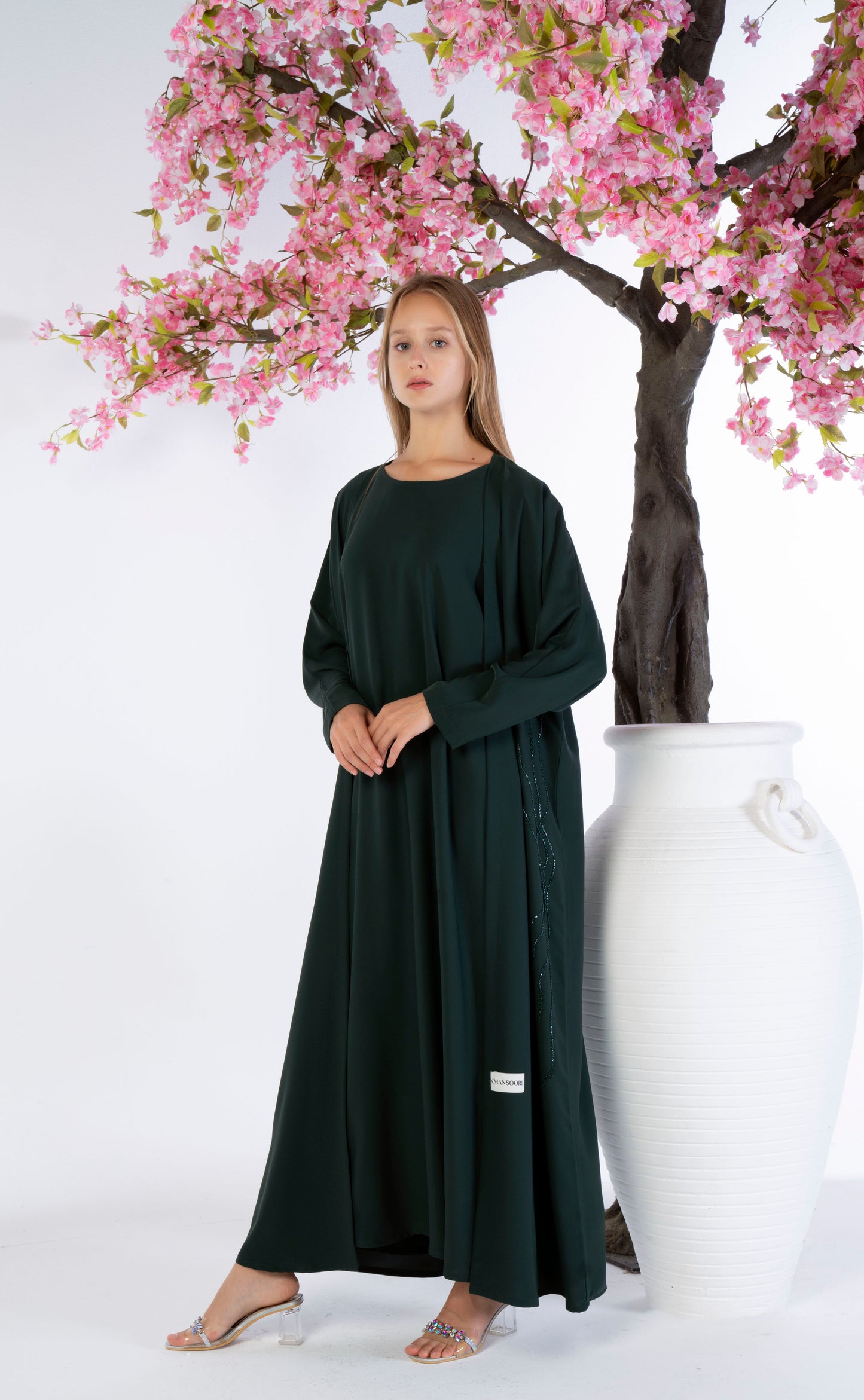 Bisht Abaya With Floral Embroidery On Sides
