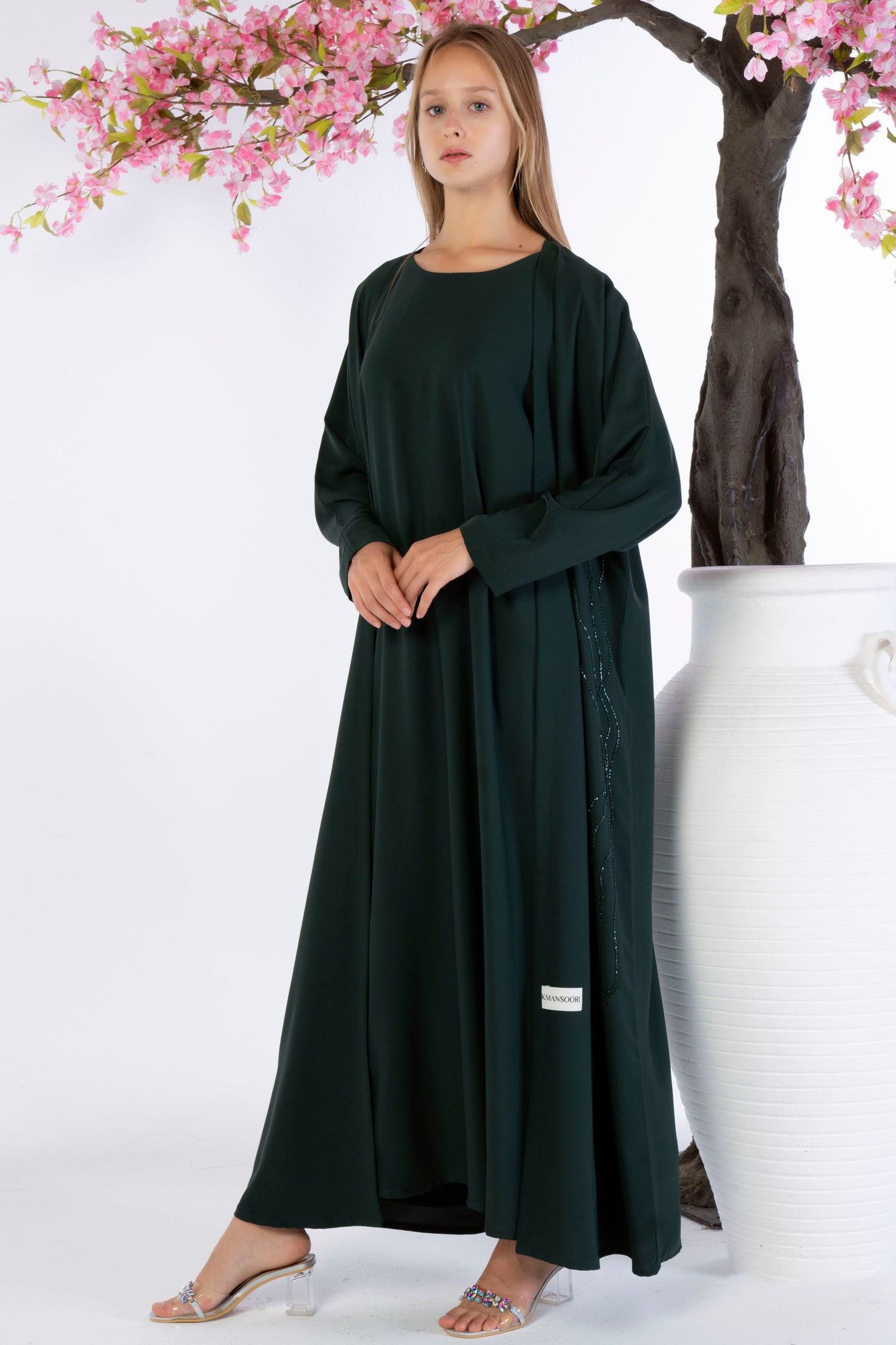 Bisht Abaya With Floral Embroidery On Sides