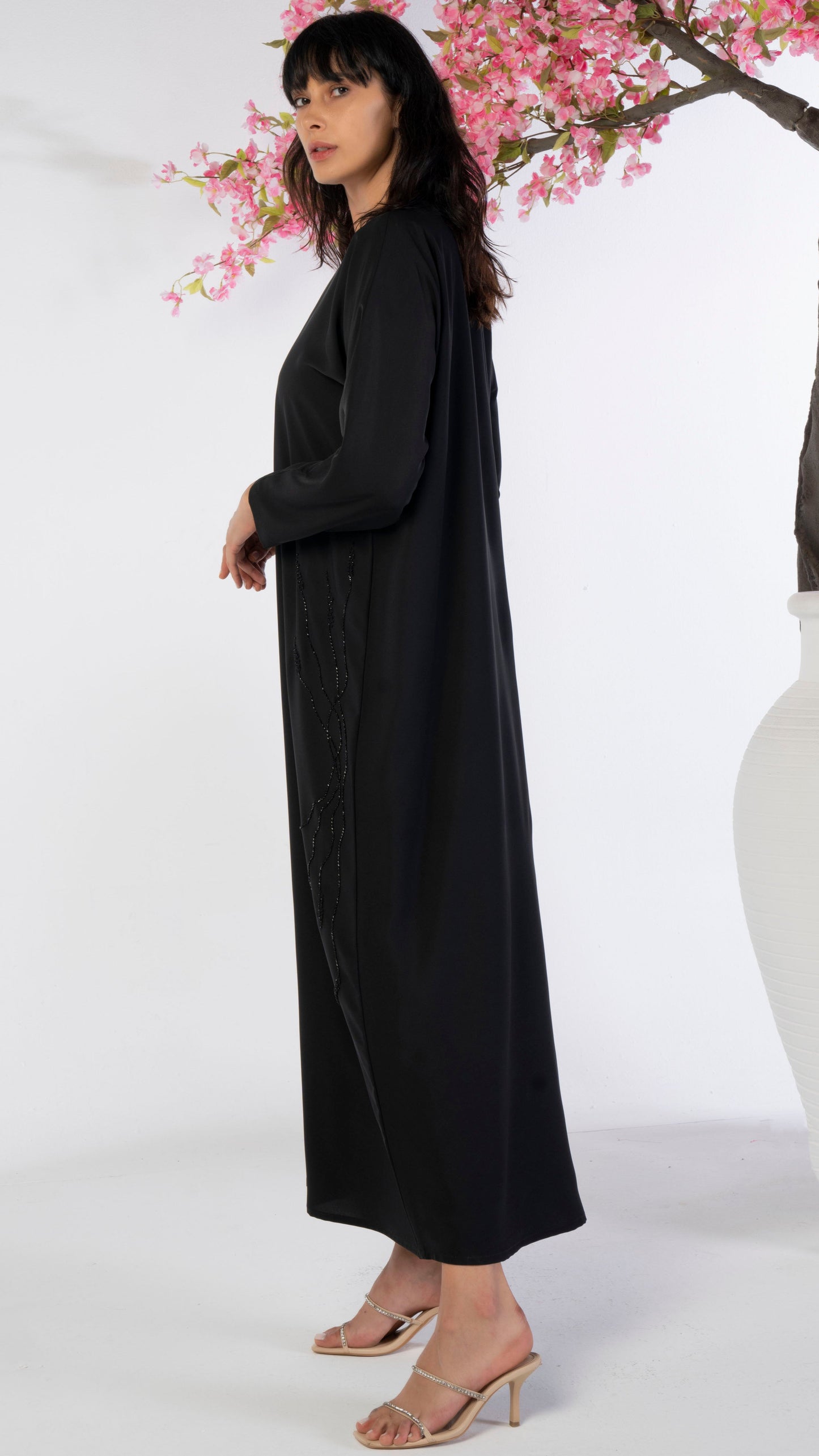 Black bisht abaya with floral embroidery on sides
