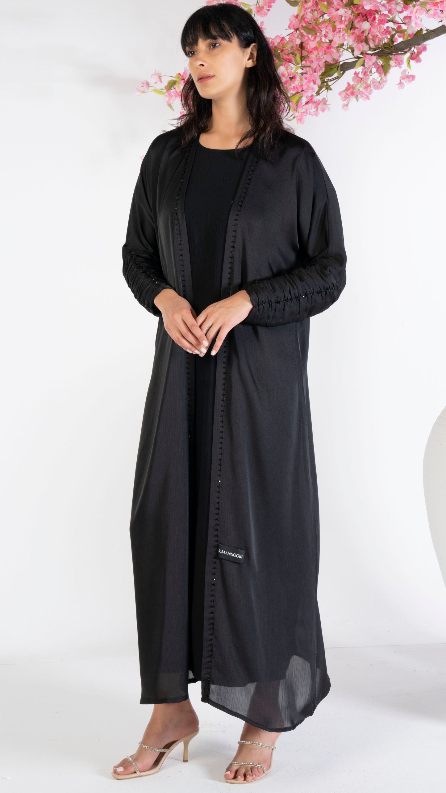 Bisht Abaya With Pleated Sleeves Enhanced With Simple Beadwork Detailing