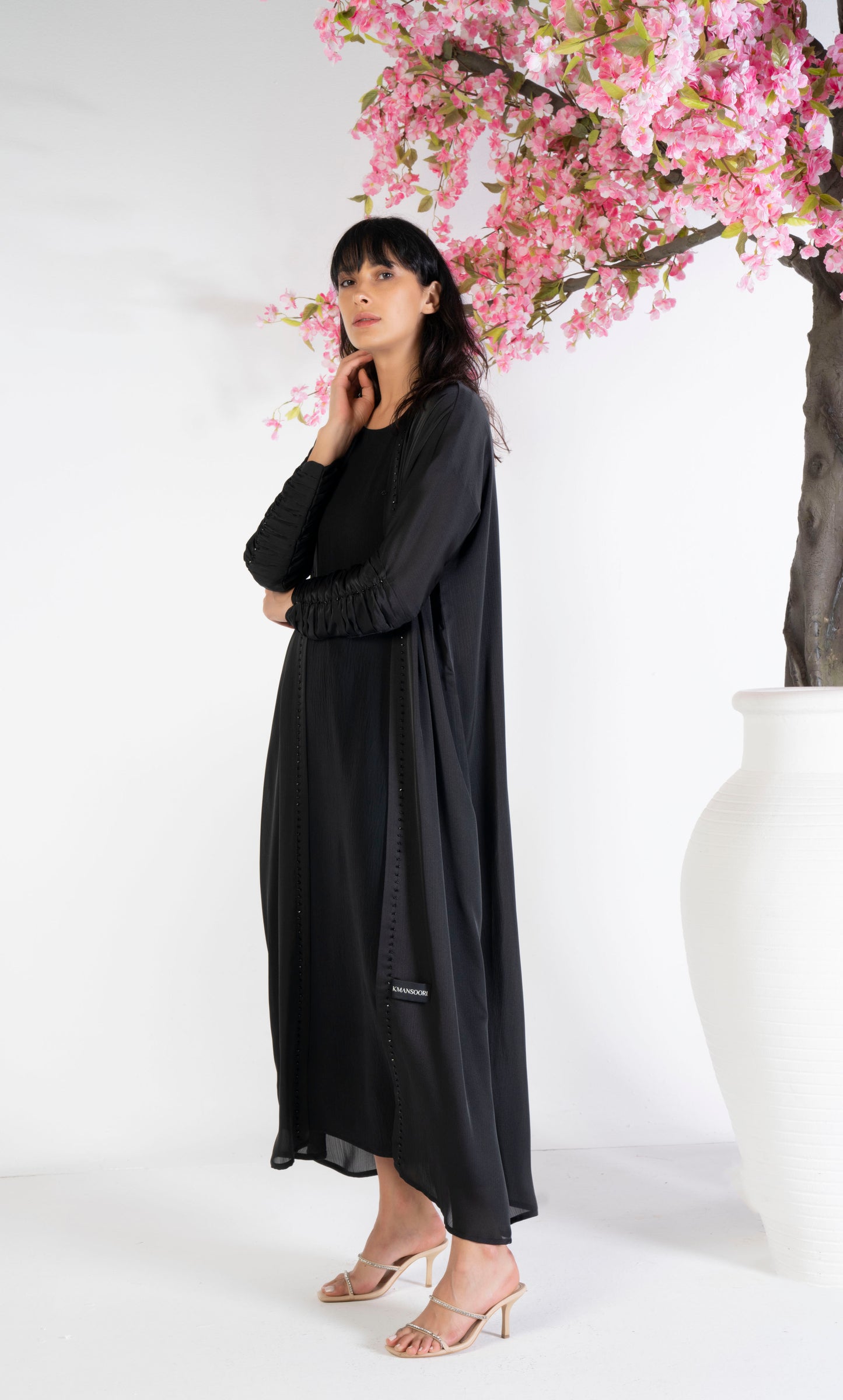 Bisht Abaya With Pleated Sleeves Enhanced With Simple Beadwork Detailing