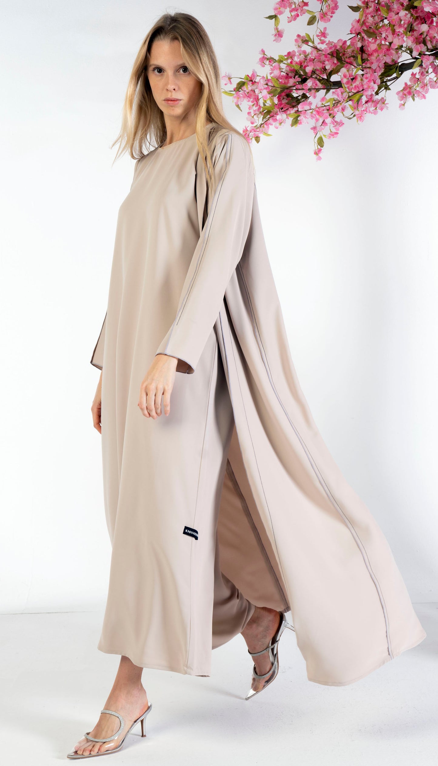 Stylised Pattern Abaya With Contrast Color Stitch Line Design