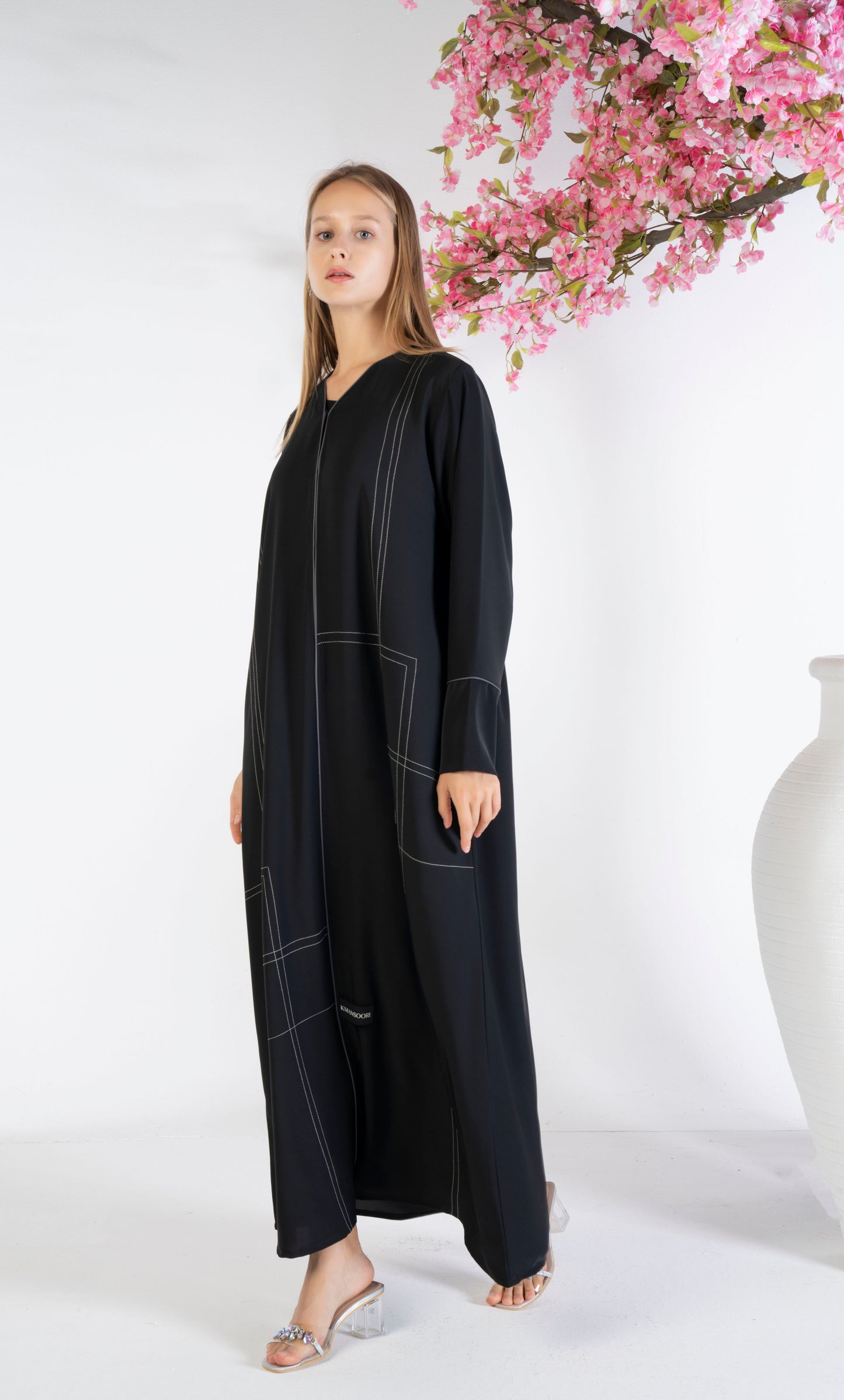 Black abaya for women in Dubai online
