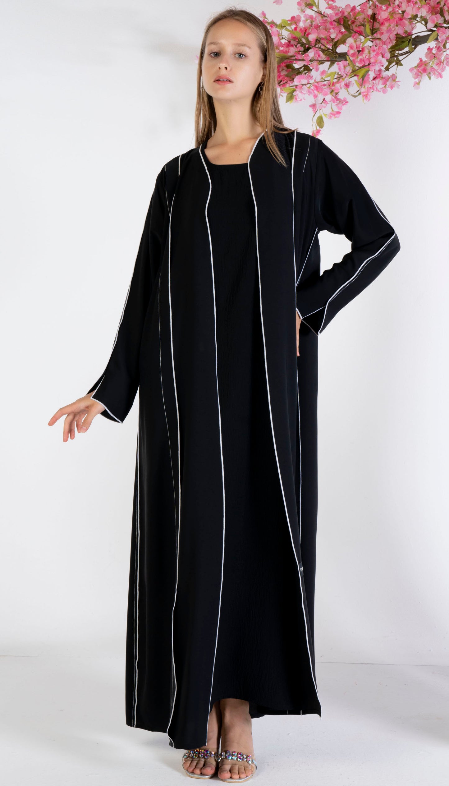Stylised Pattern Abaya With Contrast Color Stitch Line Design