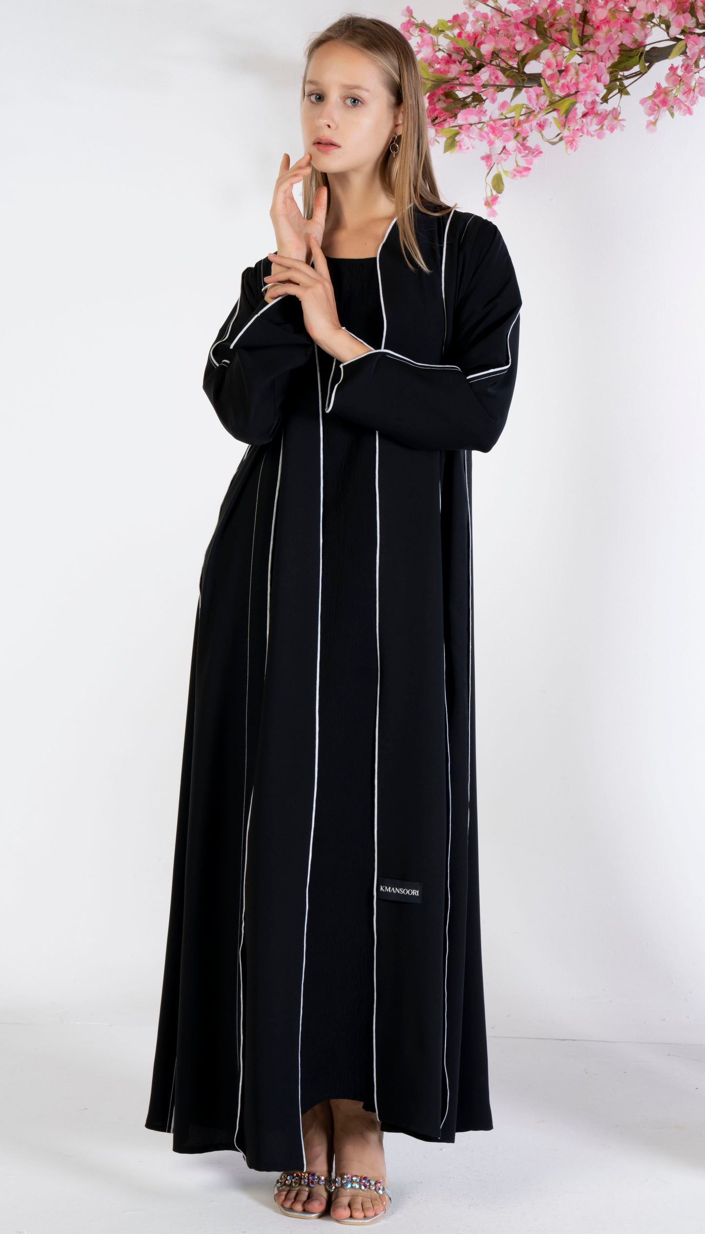 Stylised Pattern Abaya With Contrast Color Stitch Line Design