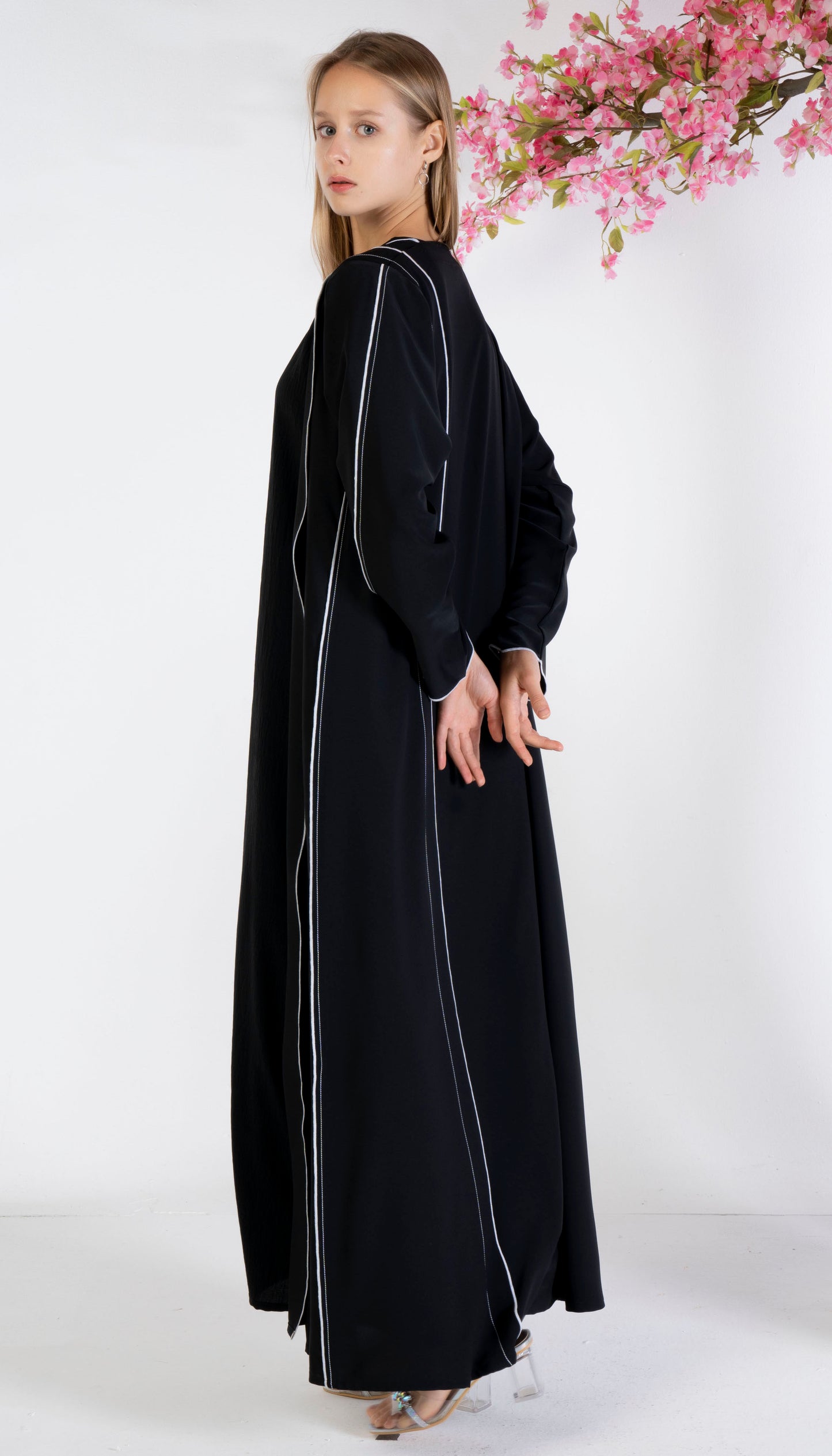 Stylised Pattern Abaya With Contrast Color Stitch Line Design