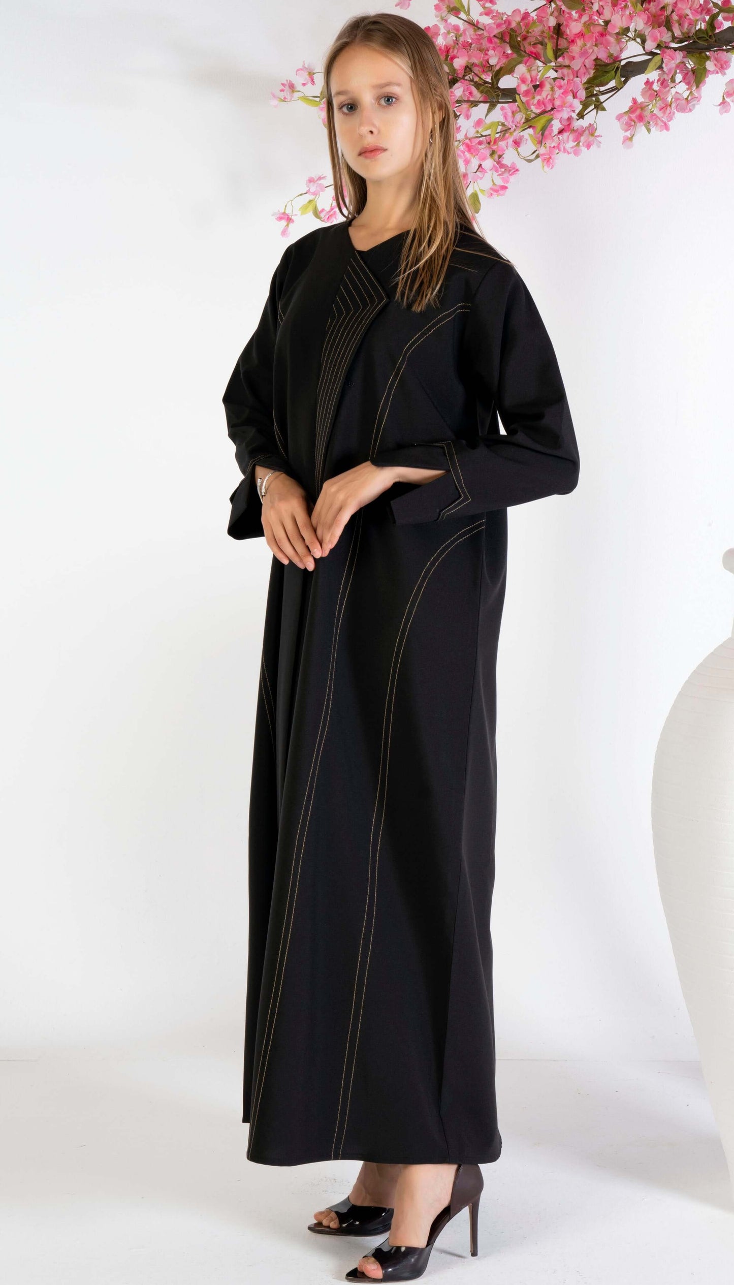 Black Overlap Abaya With Minimal Stripe Lines