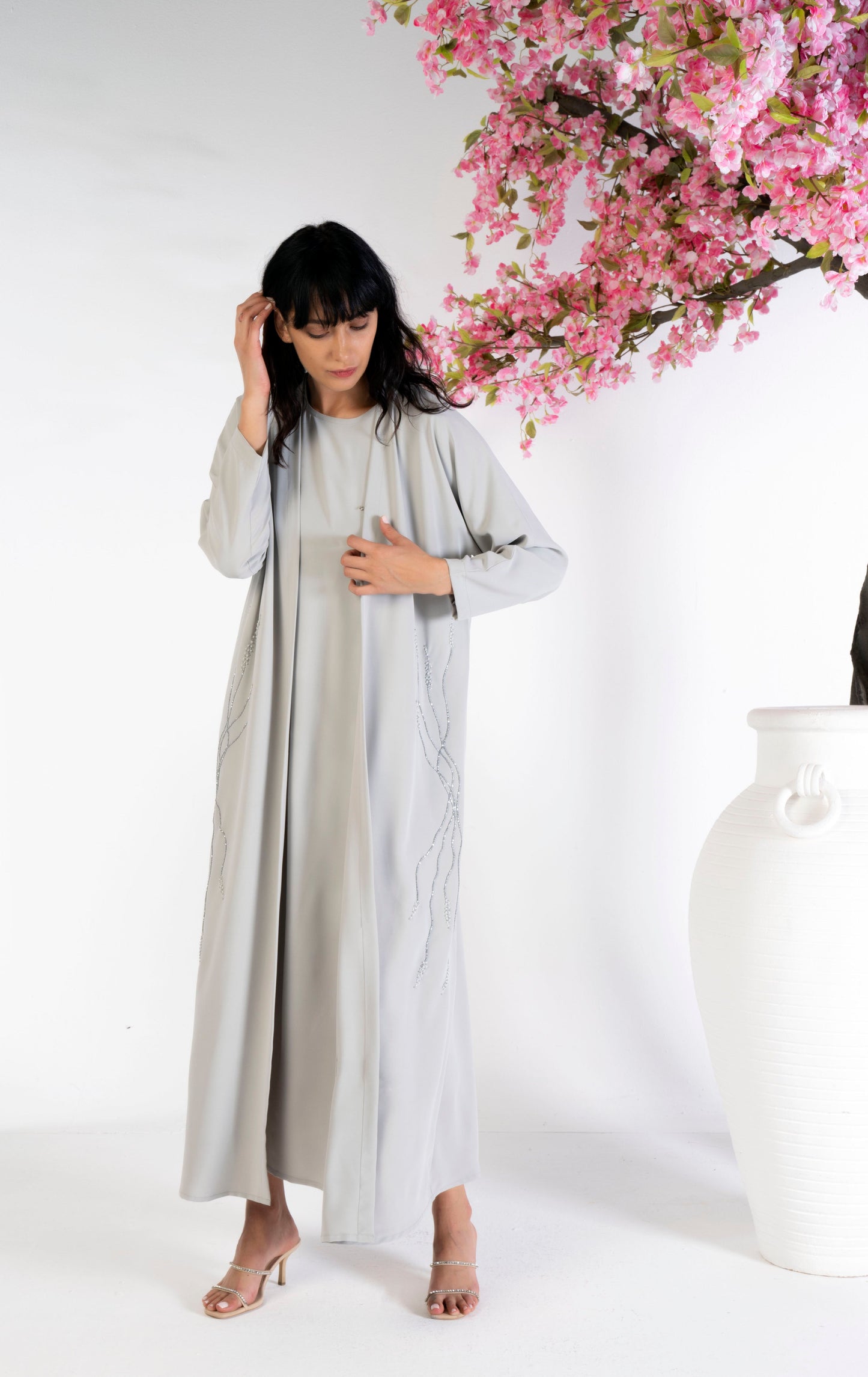 Bisht abaya with floral embroidery