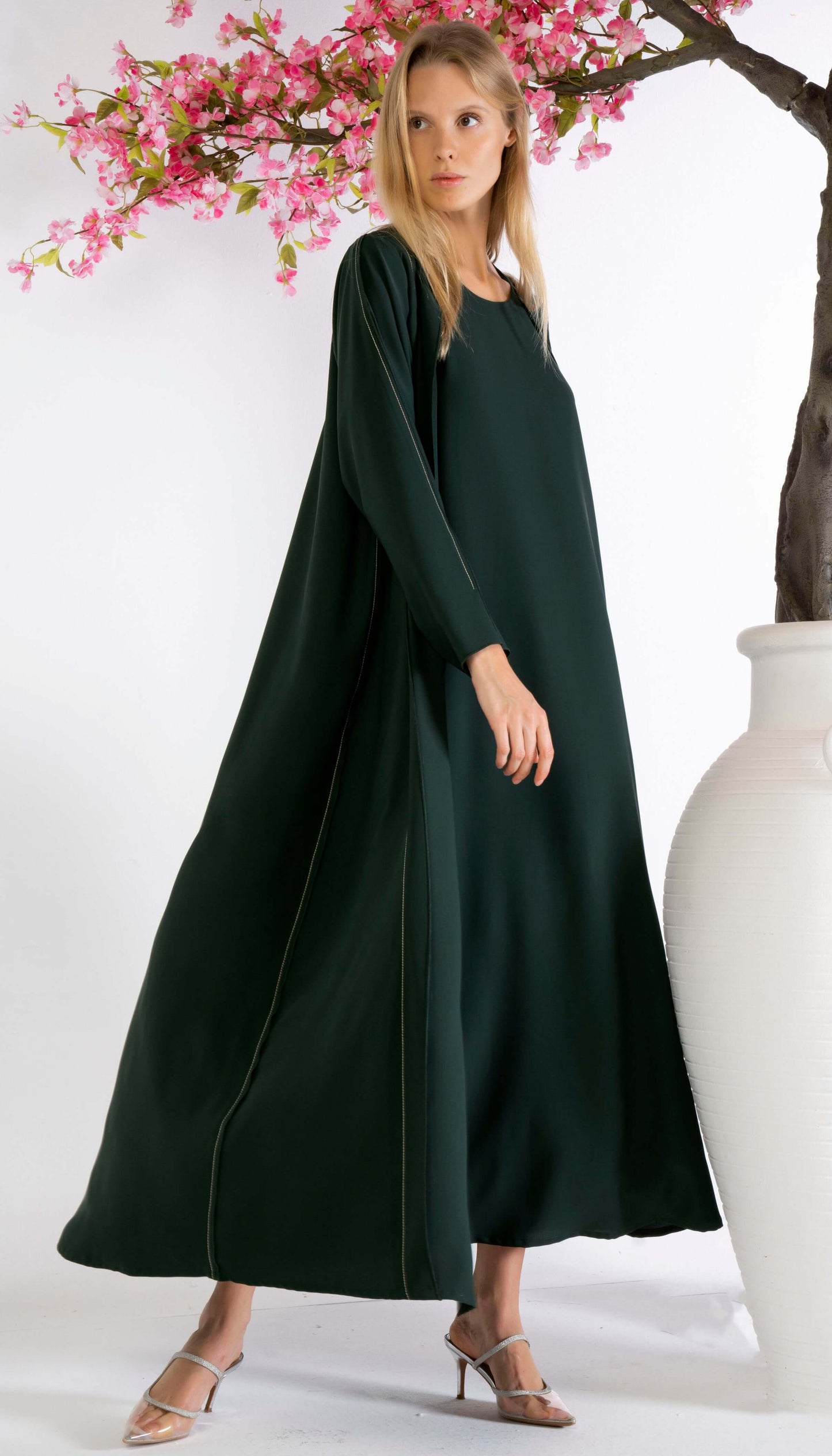 Stylised Pattern Abaya With Contrast Color Stitch Line Design