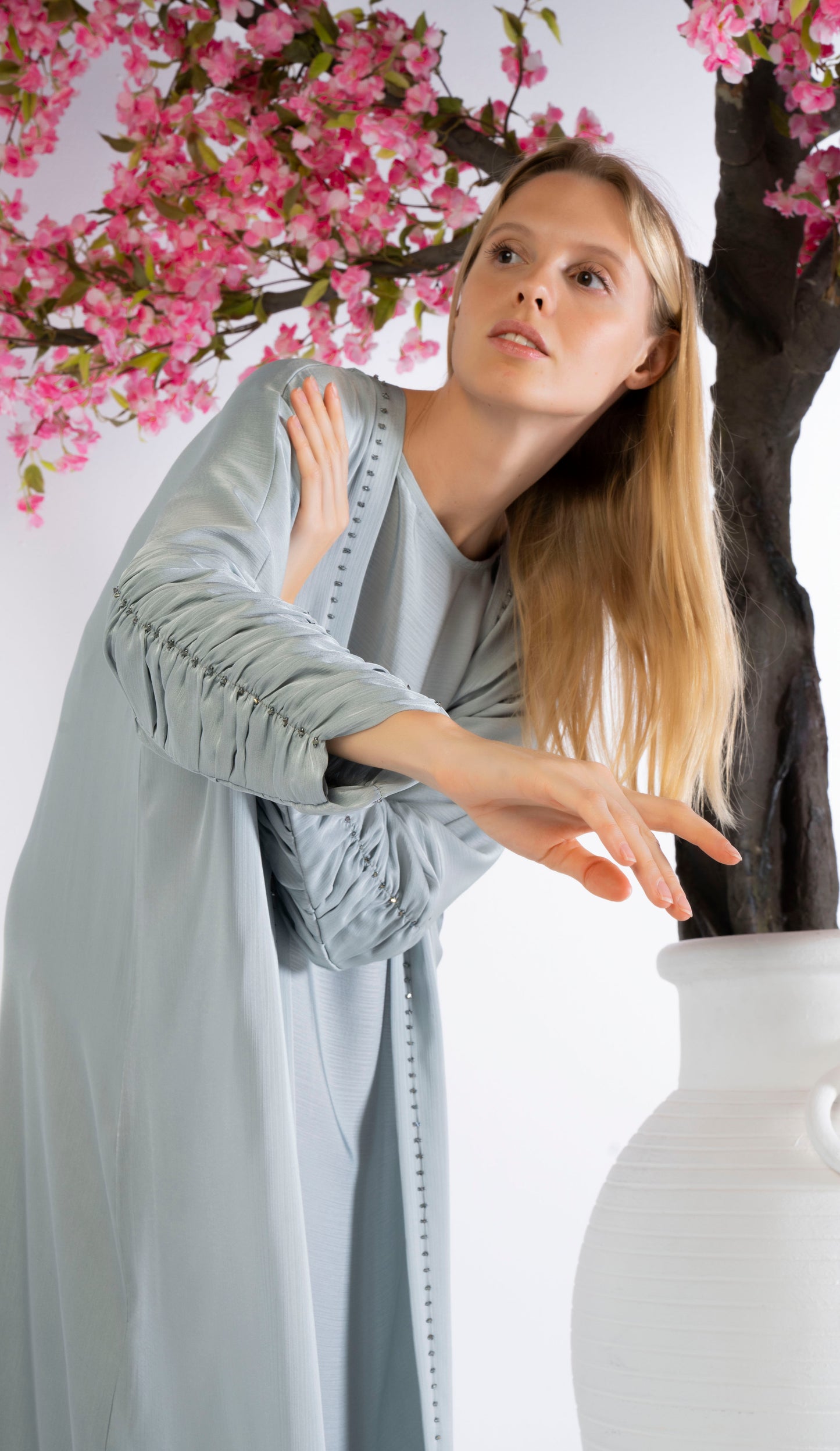 Bisht Abaya With Pleated Sleeves Enhanced With Simple Beadwork Detailing