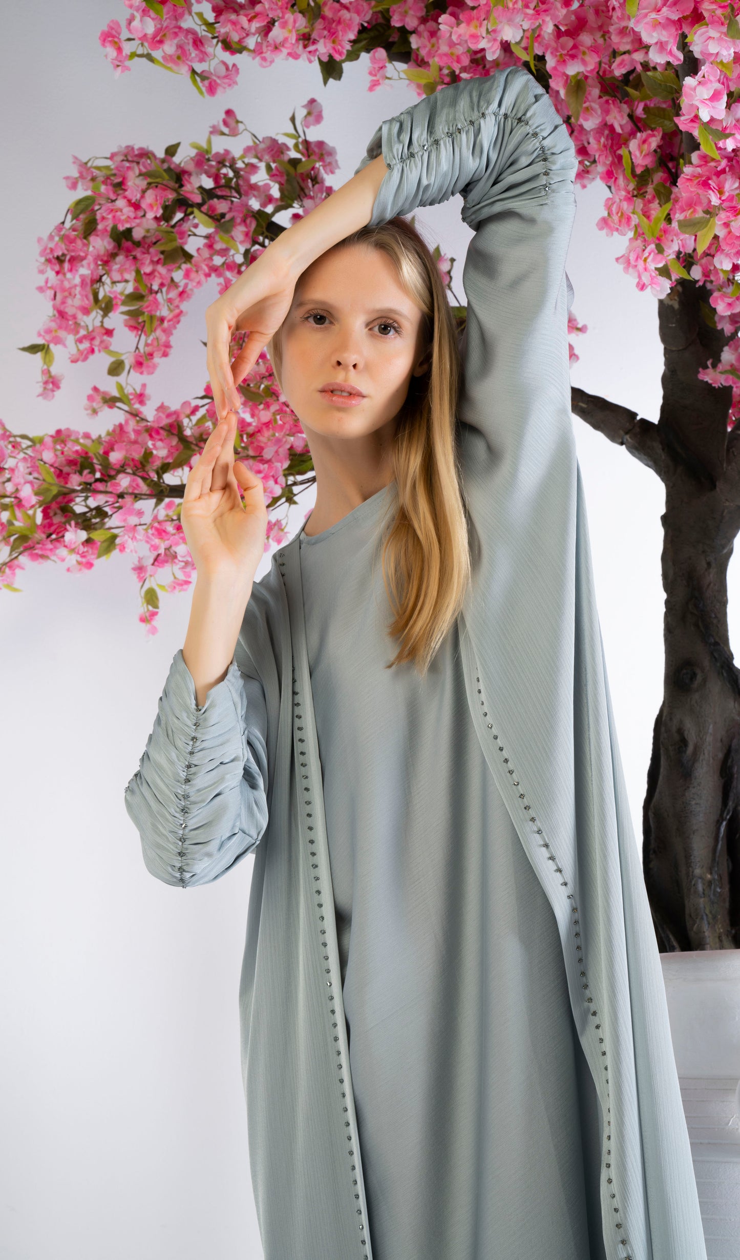 Bisht Abaya With Pleated Sleeves Enhanced With Simple Beadwork Detailing