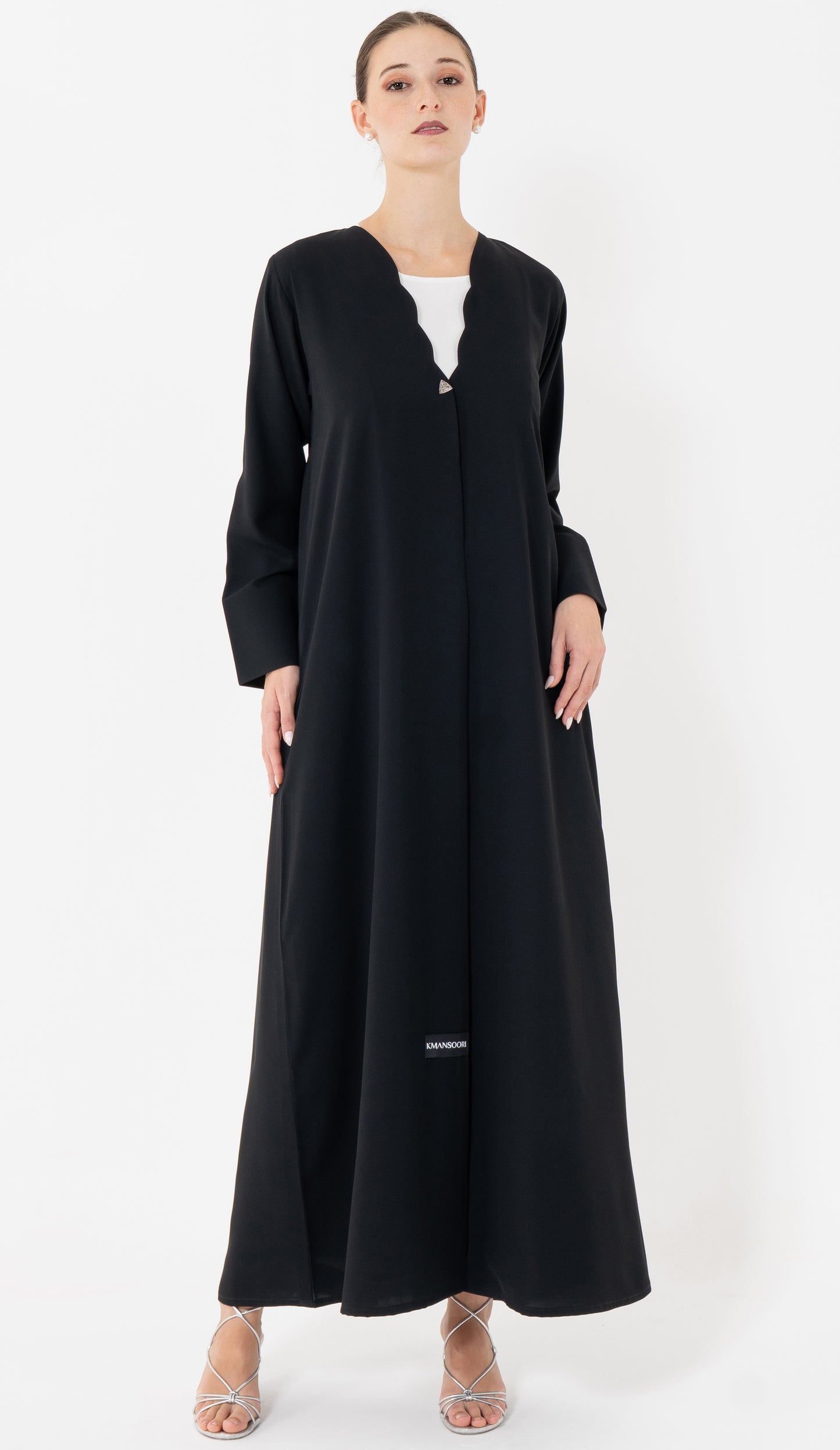 Sada Abaya With Curve Cut Neck Pattern