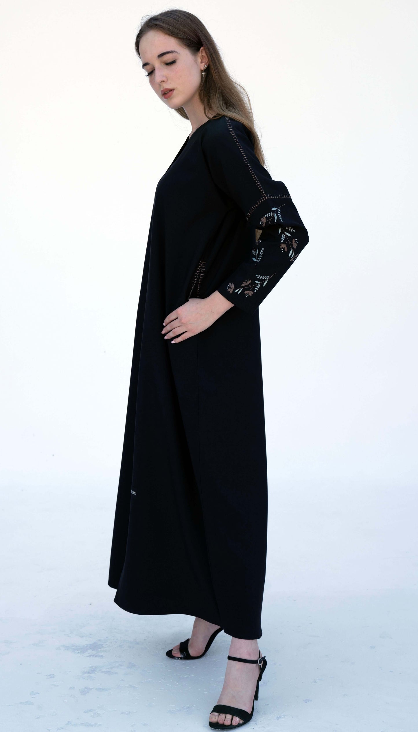 Elegant Floral Embroidered Black Sleeve Pattern With Side Pockets