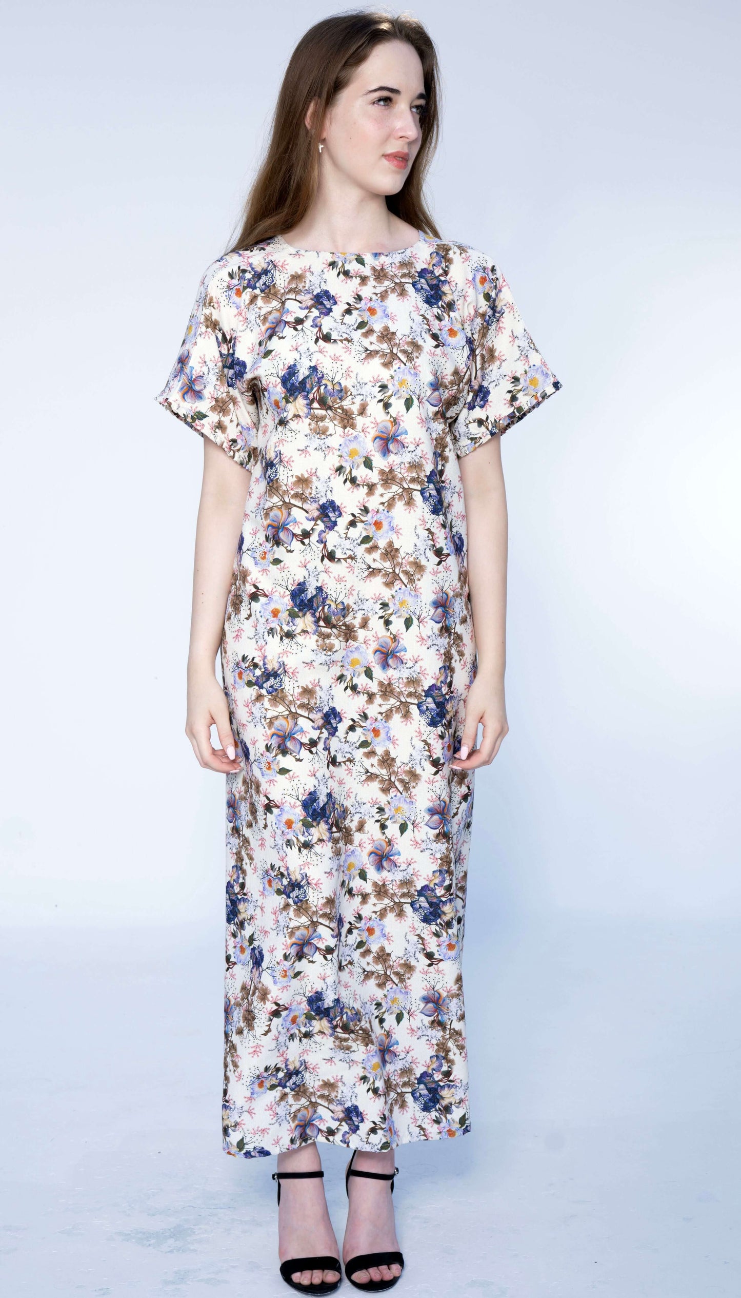 ملابس كاجوال بسيطة مصنوعة من قماش مطبوع عليه زهور