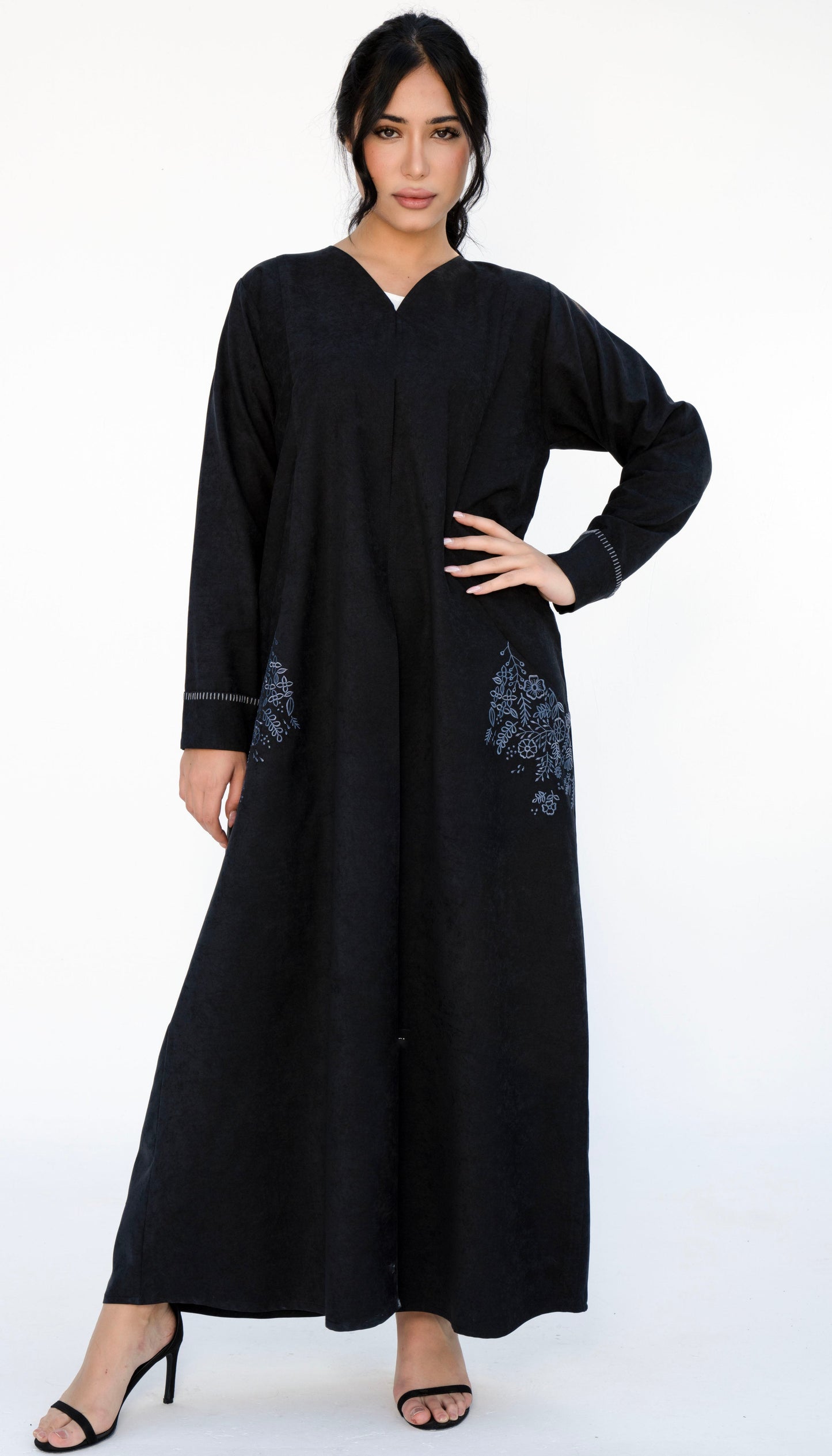 Floral Embroidered Pocket Abaya And Folded Sleeve With Simple Thread Stitch Details