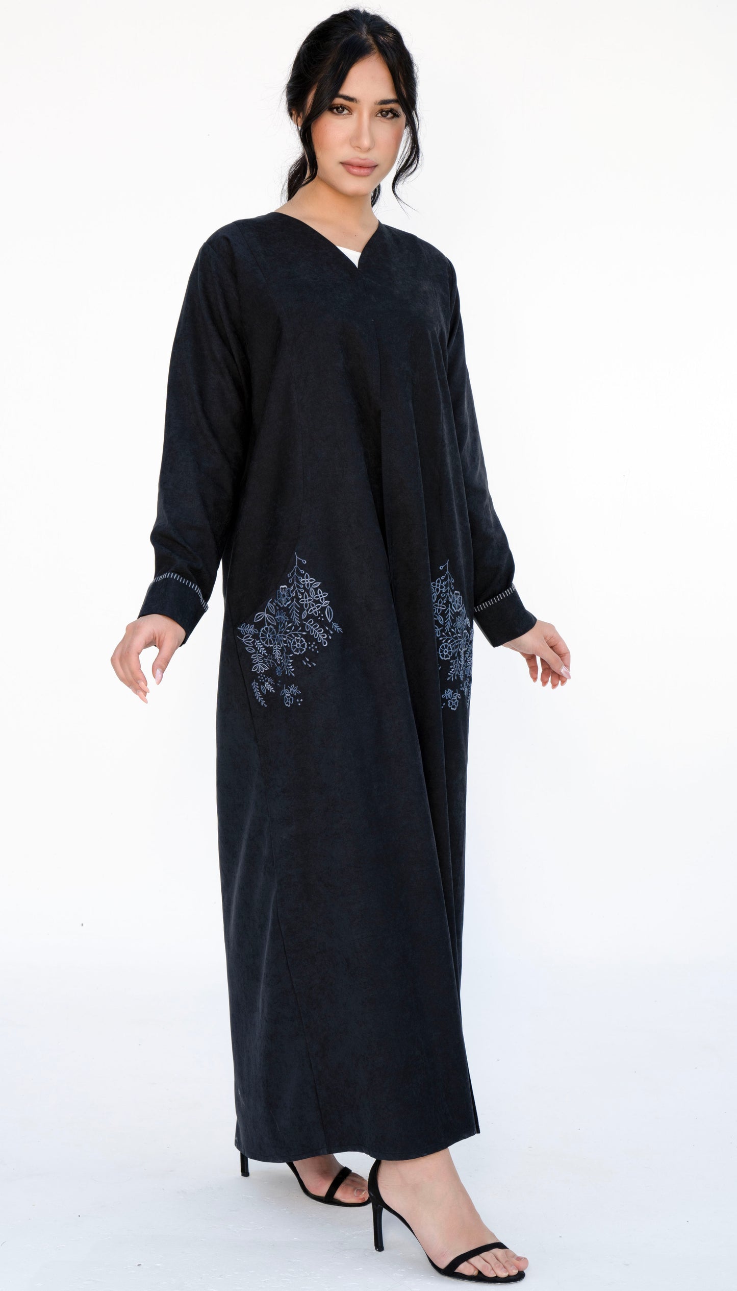 Floral Embroidered Pocket Abaya And Folded Sleeve With Simple Thread Stitch Details