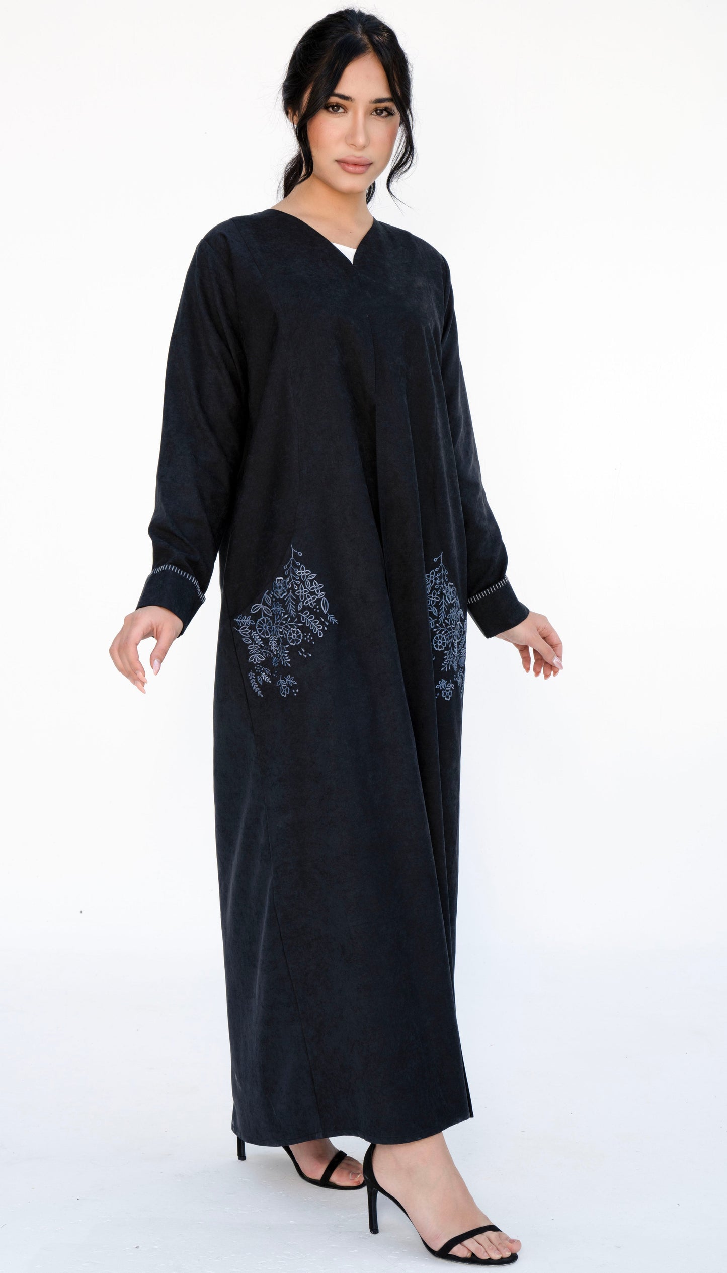 Floral Embroidered Pocket Abaya And Folded Sleeve With Simple Thread Stitch Details