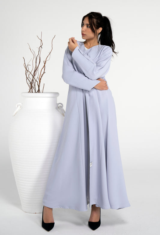 Light grey abaya with stylized pattern sleeve