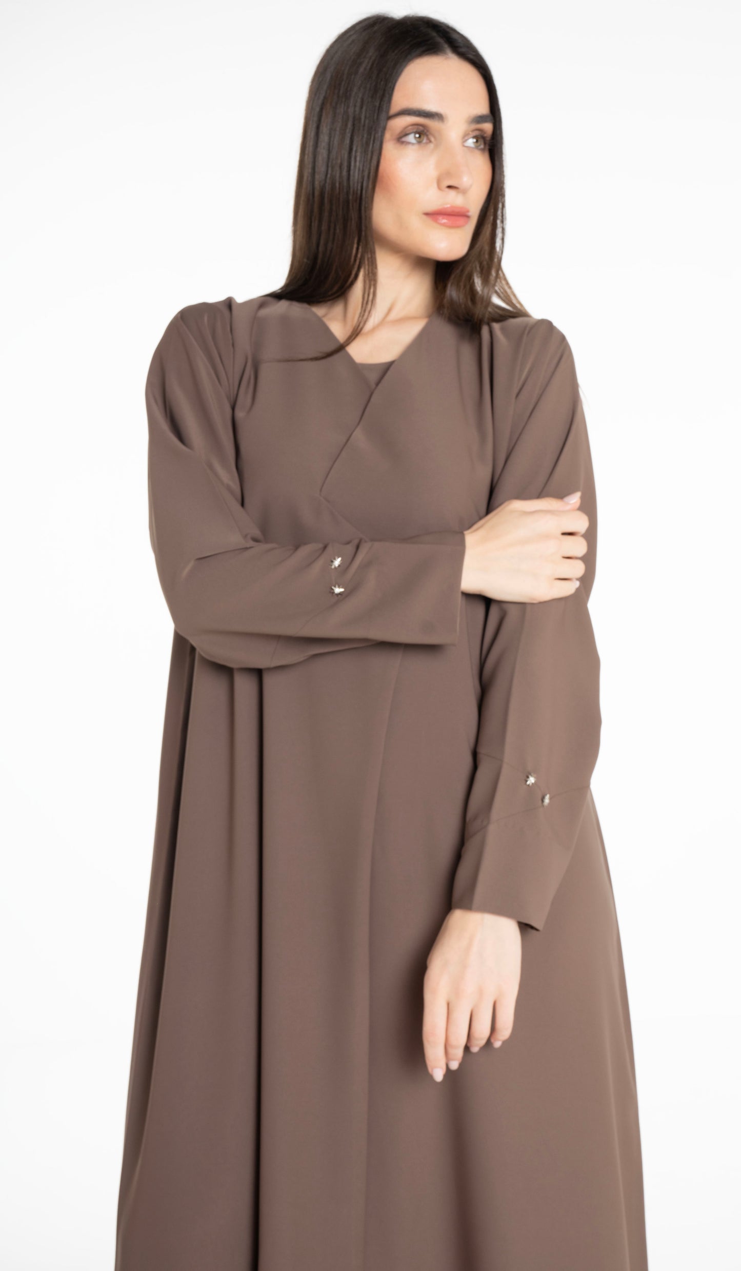 Sada Abaya With Button Highlights
