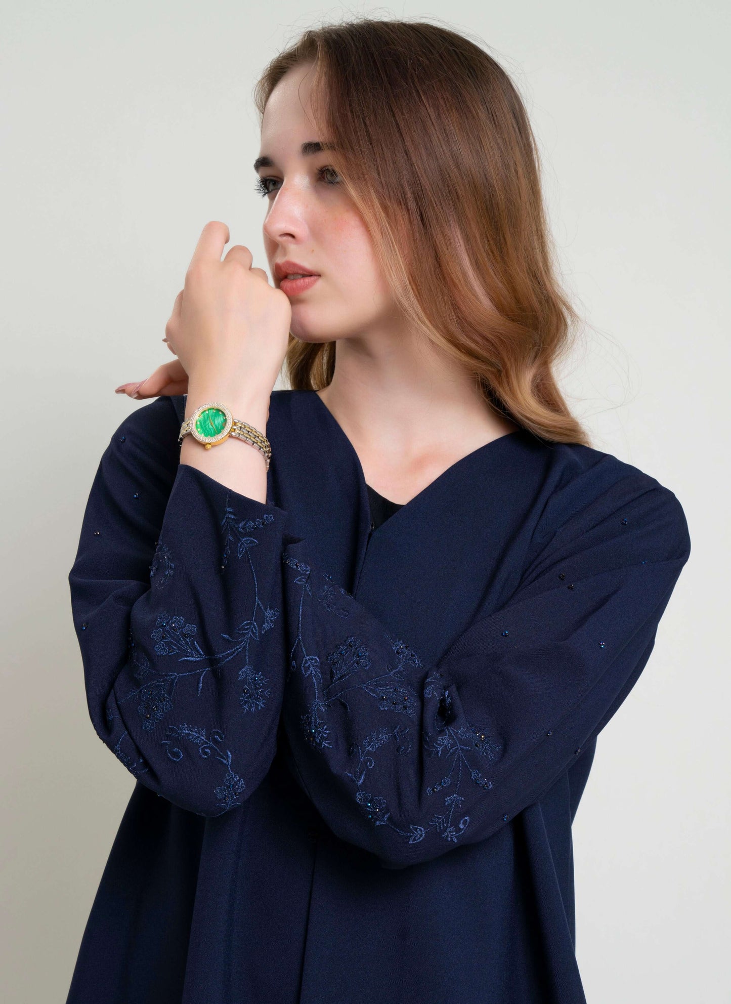 Embroidered sleeve enrich with bead detailing.