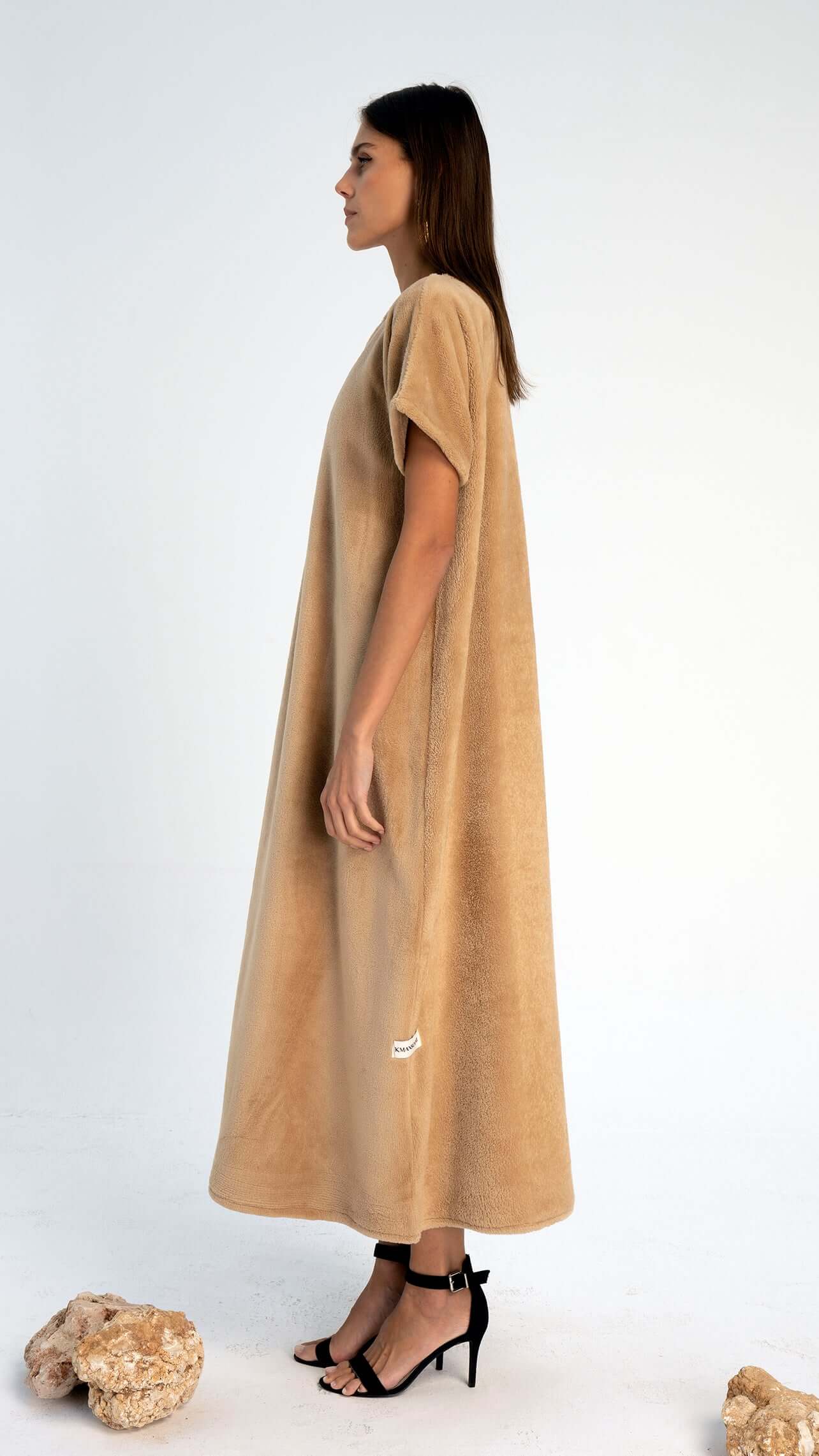 Side view of soft wool inner with round neck design