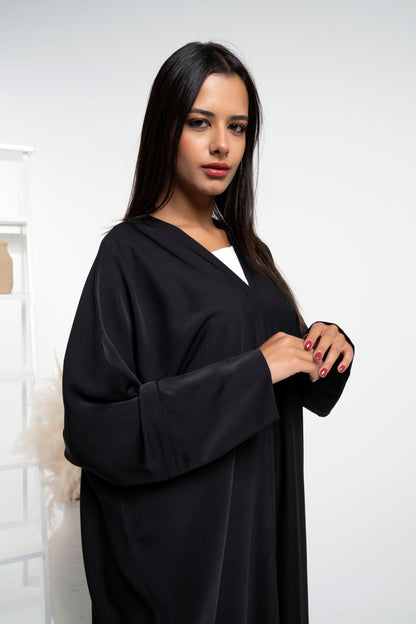 Bahraini style abaya with piping detailing in front and sleeve