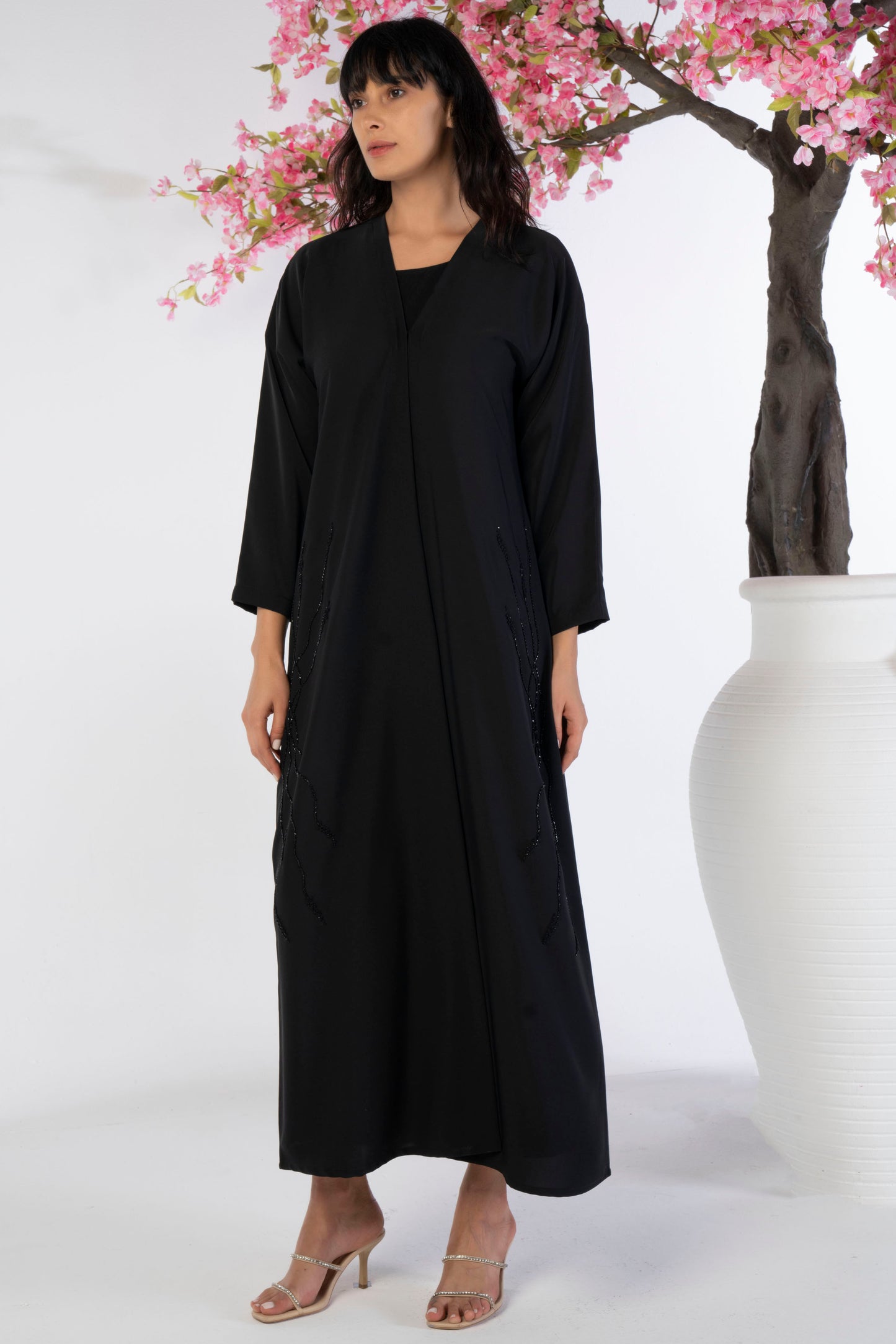 Bisht Abaya With Floral Embroidery On Sides