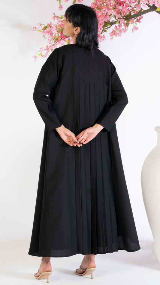 Pleated pattern on backside of abaya
