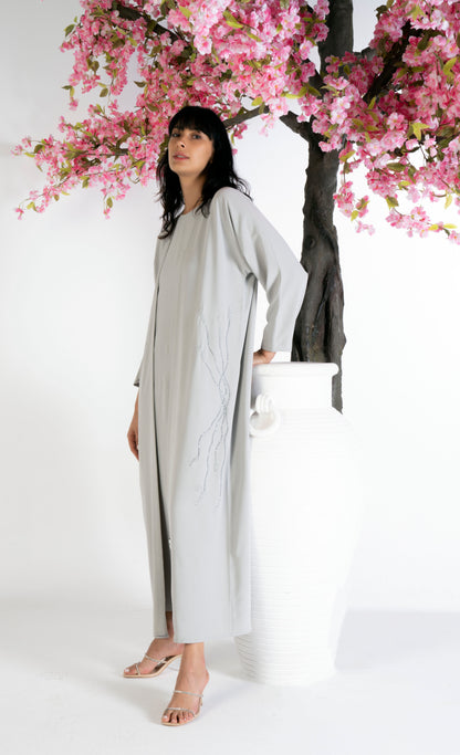 Bisht abaya with floral embroidery on sides