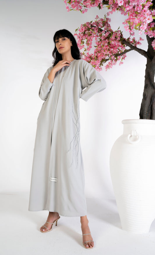 Bisht abaya with floral embroidery on sides