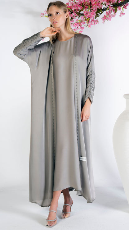 Bisht Abaya With Pleated Sleeves Enhanced With Simple Beadwork Detailing