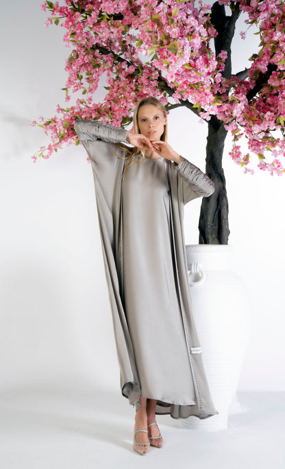 Bisht Abaya With Pleated Sleeves Enhanced With Simple Beadwork Detailing