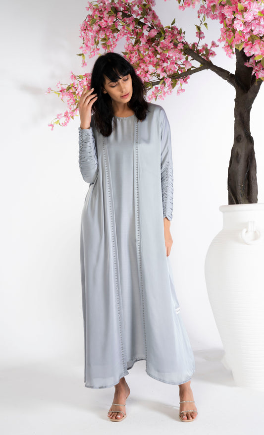 Bisht Abaya With Pleated Sleeves Enhanced With Simple Beadwork Detailing