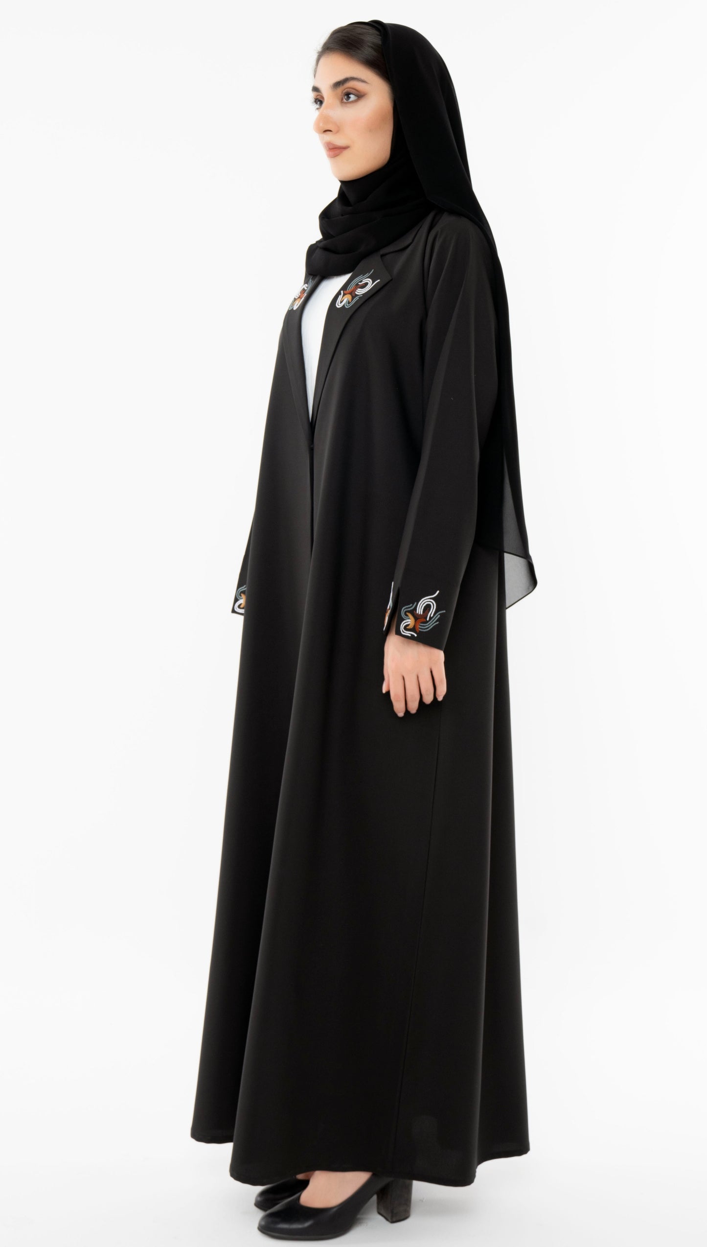 Collar Abaya With Open Sleeves Enrich With Thread Embroidery Detailing