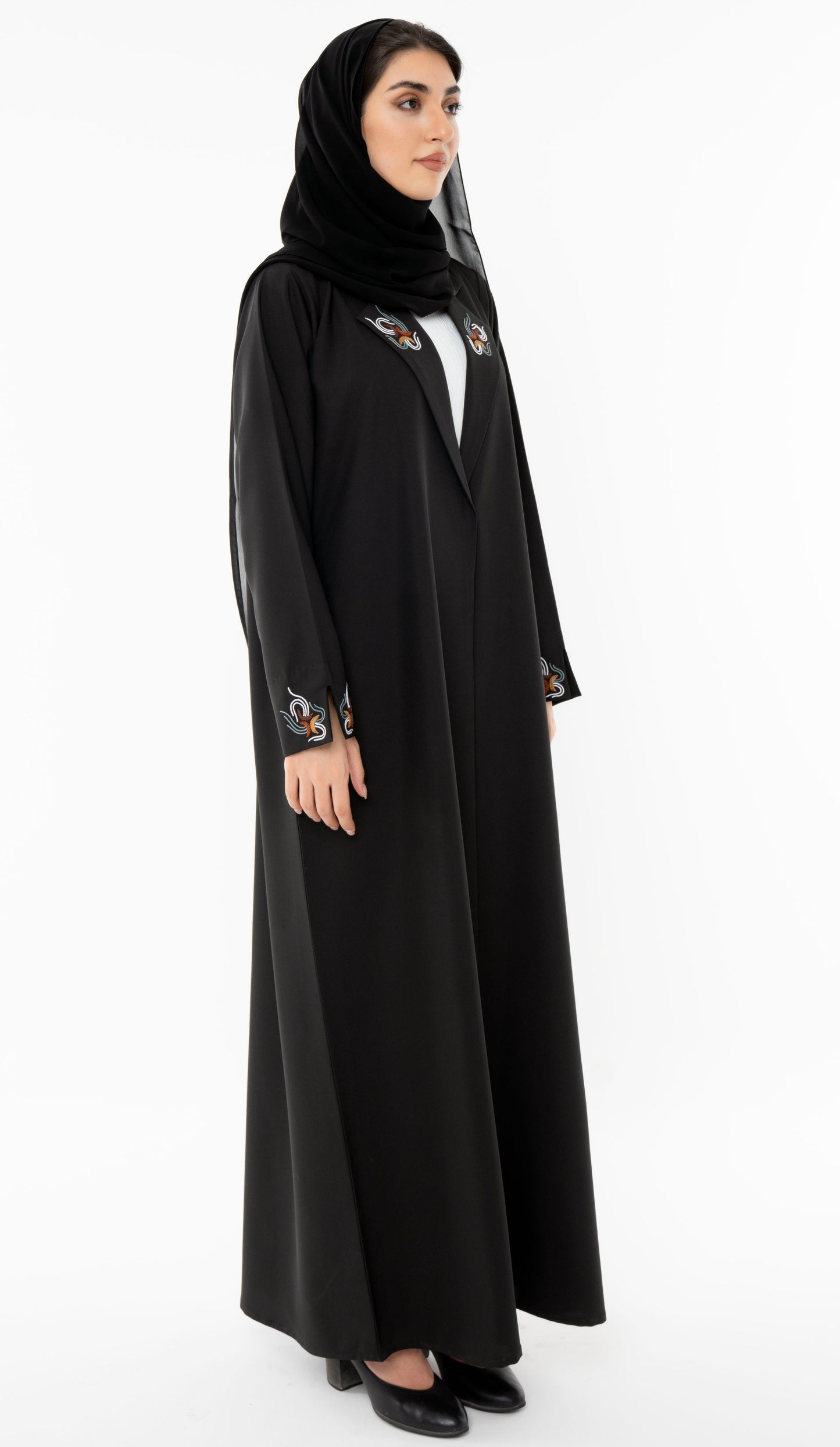 Collar Abaya With Open Sleeves Enrich With Thread Embroidery Detailing