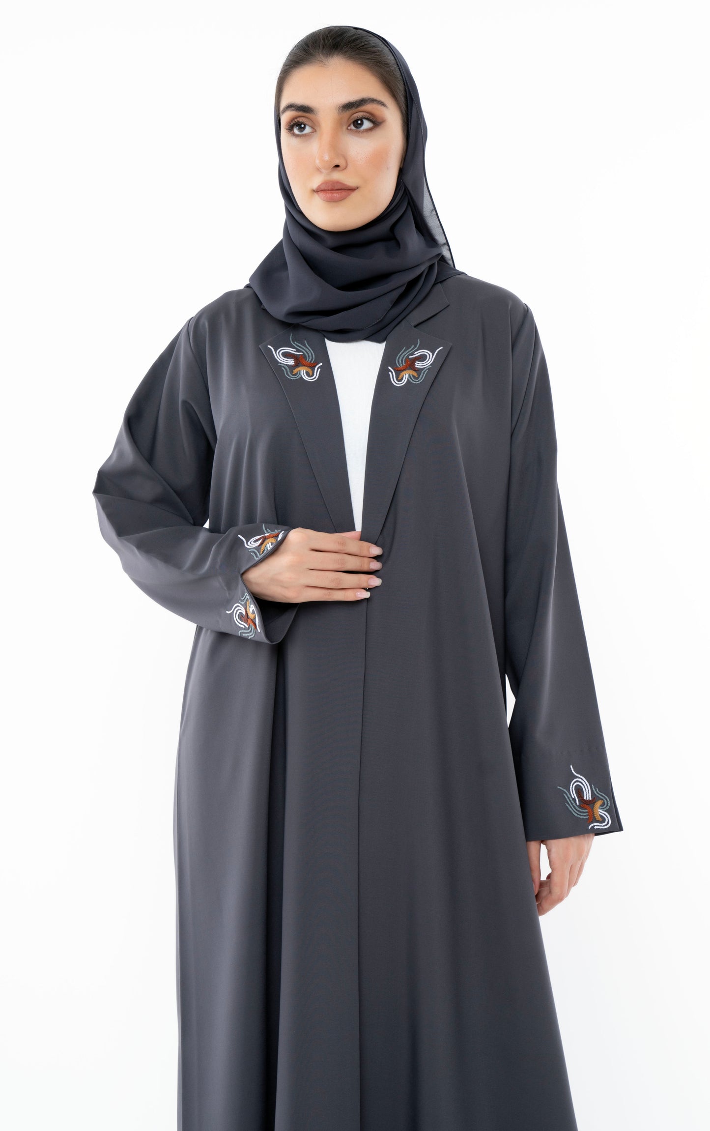 Collar Abaya With Open Sleeves Enrich With Thread Embroidery Detailing