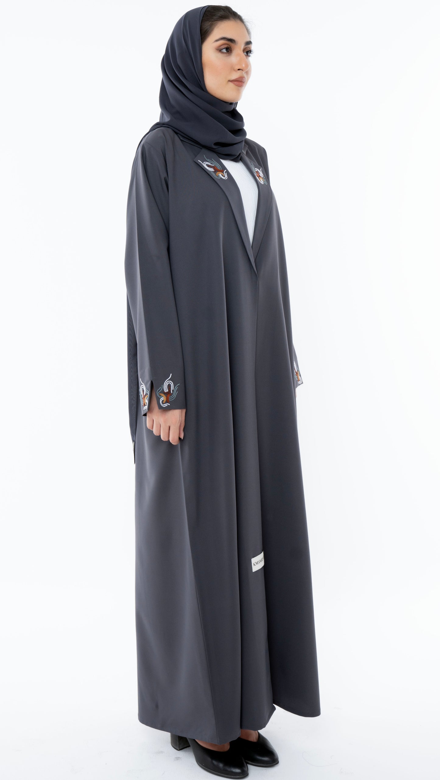 Collar Abaya With Open Sleeves Enrich With Thread Embroidery Detailing