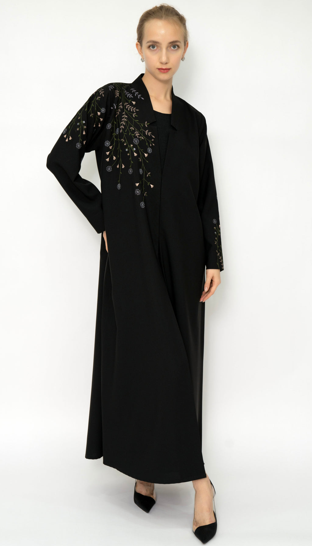 Abaya With Elegant Floral Embroidery Style