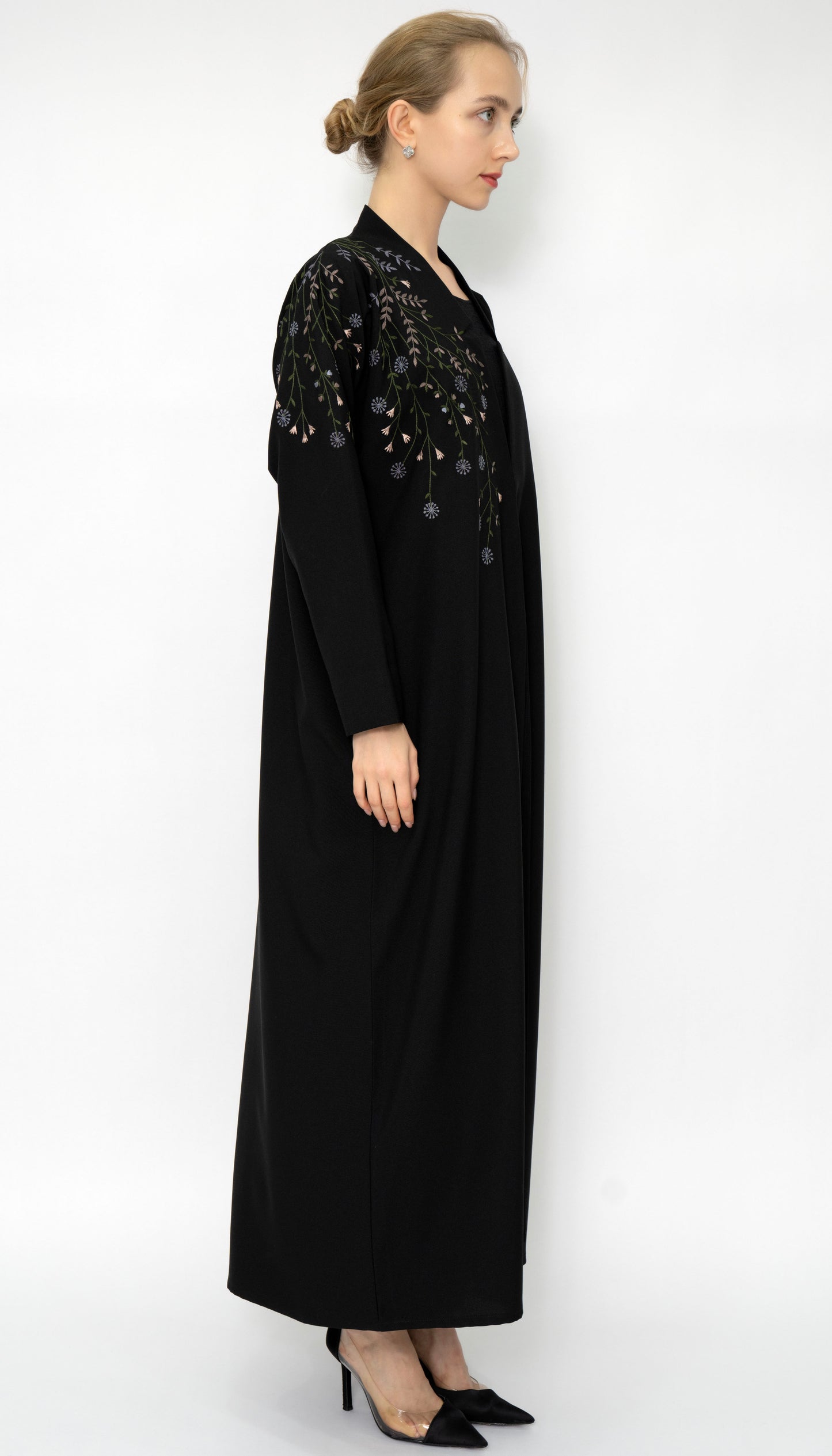 Abaya With Elegant Floral Embroidery Style