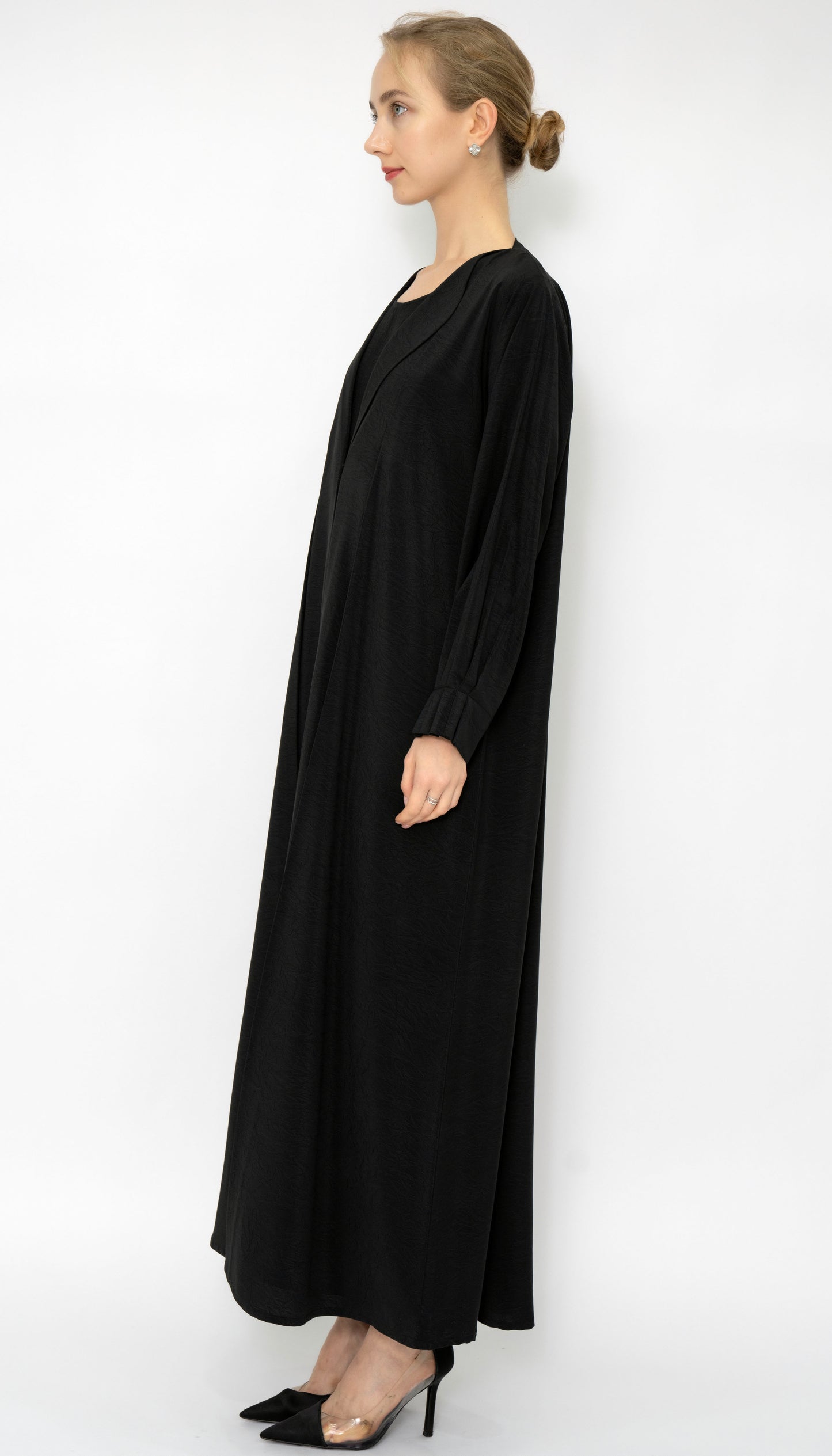 Collar Abaya With Pleated Sleeve Style