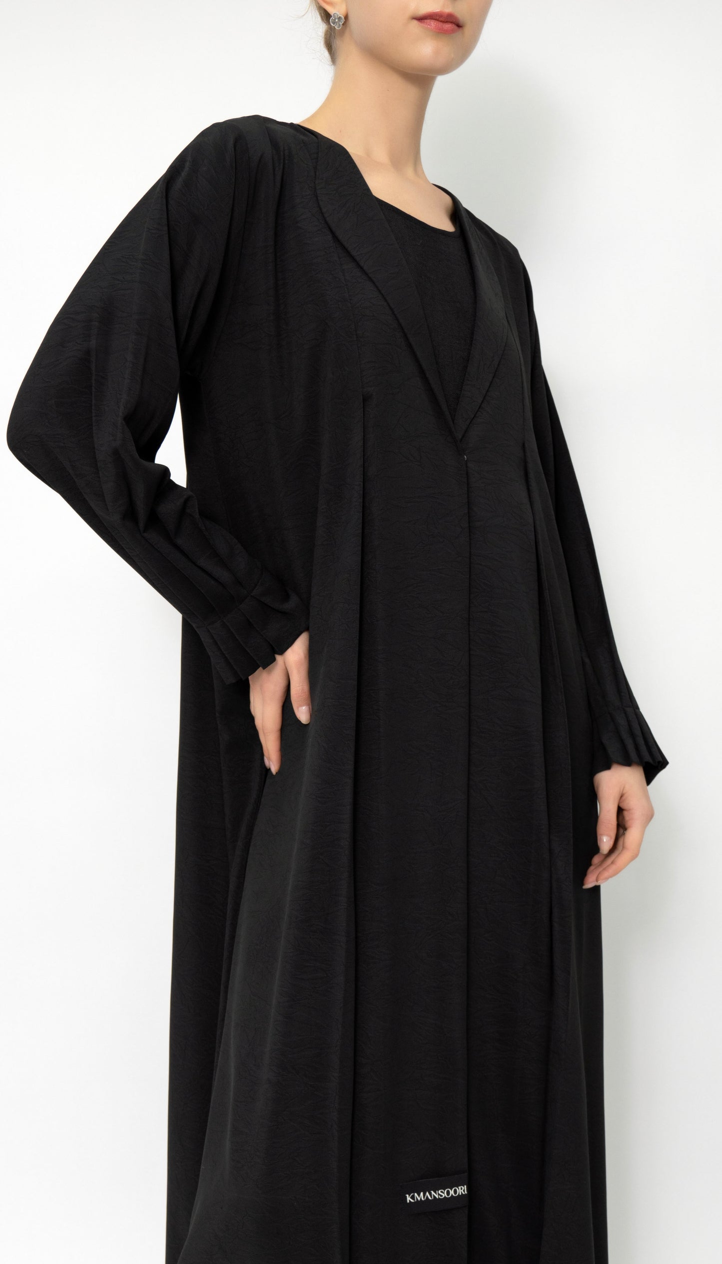 Collar Abaya With Pleated Sleeve Style