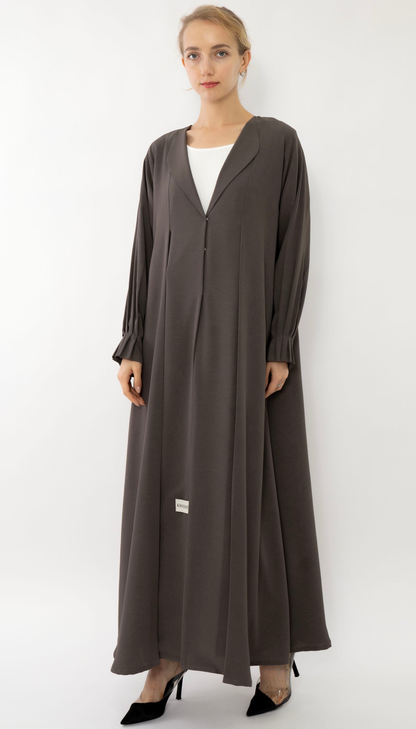 Collar Abaya With Pleated Sleeve Style