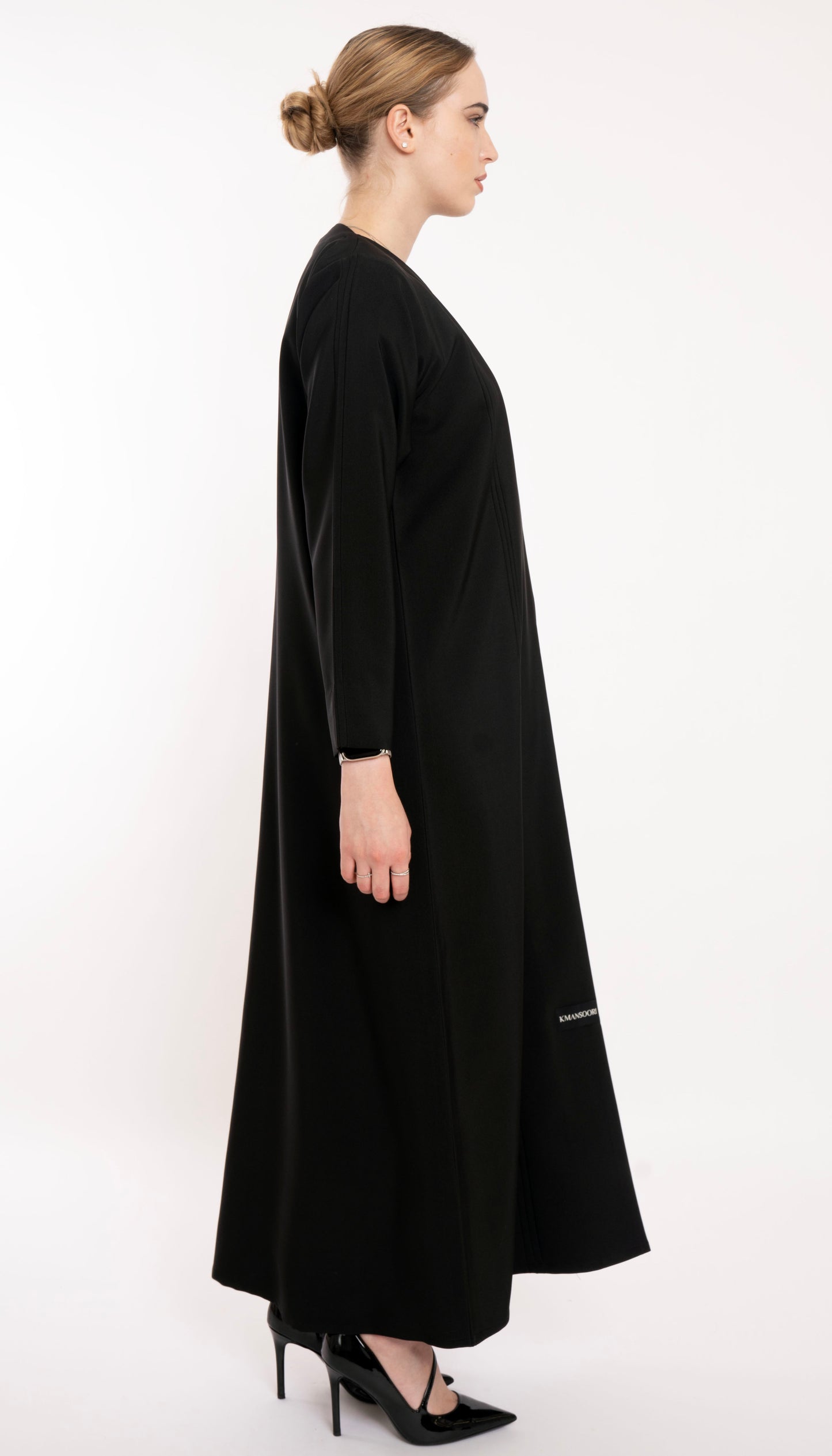 Stylish Overlapping Abaya Enriched By A Show Button